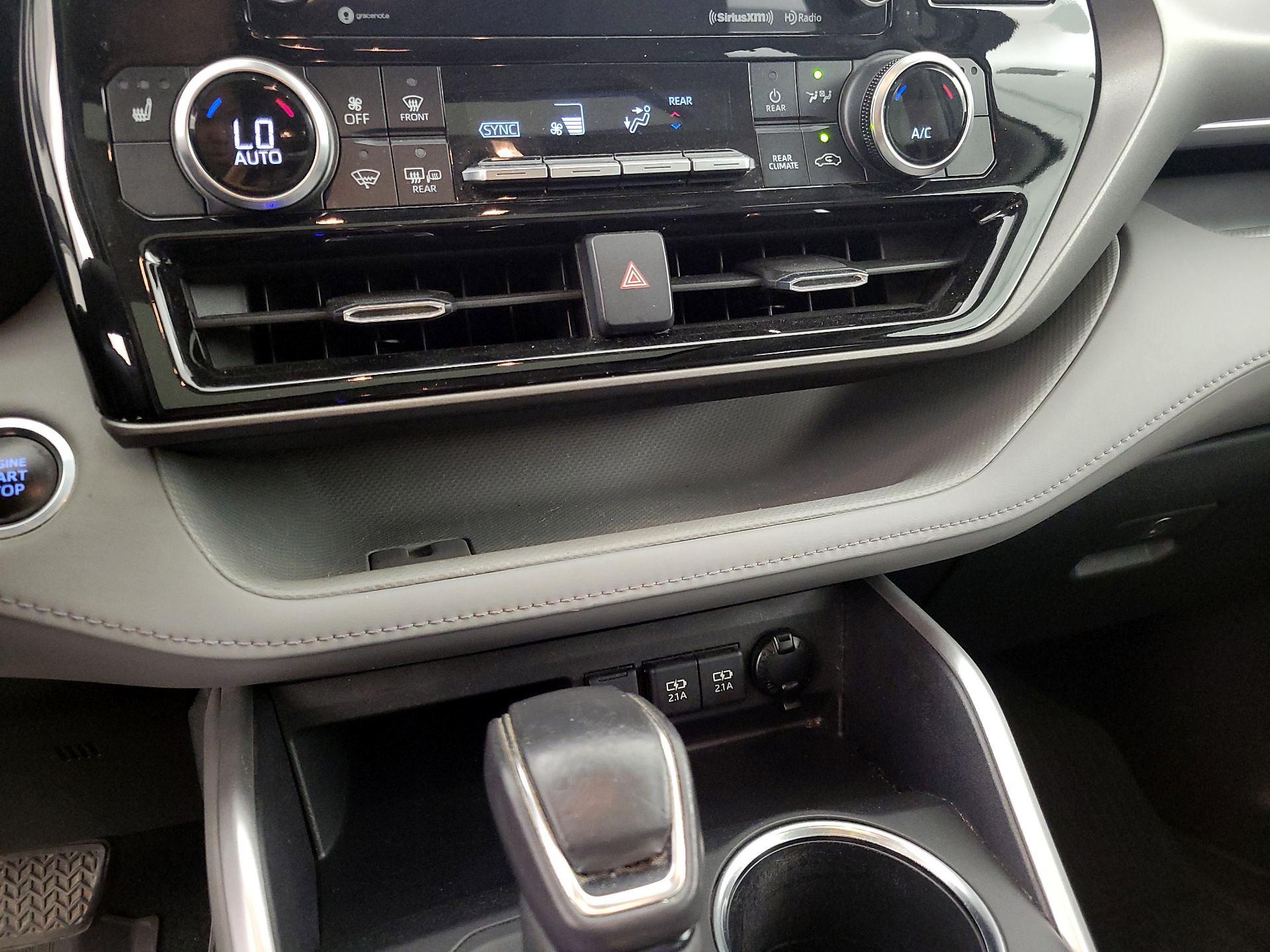 Thumbnail: 2021 Toyota Highlander - 16