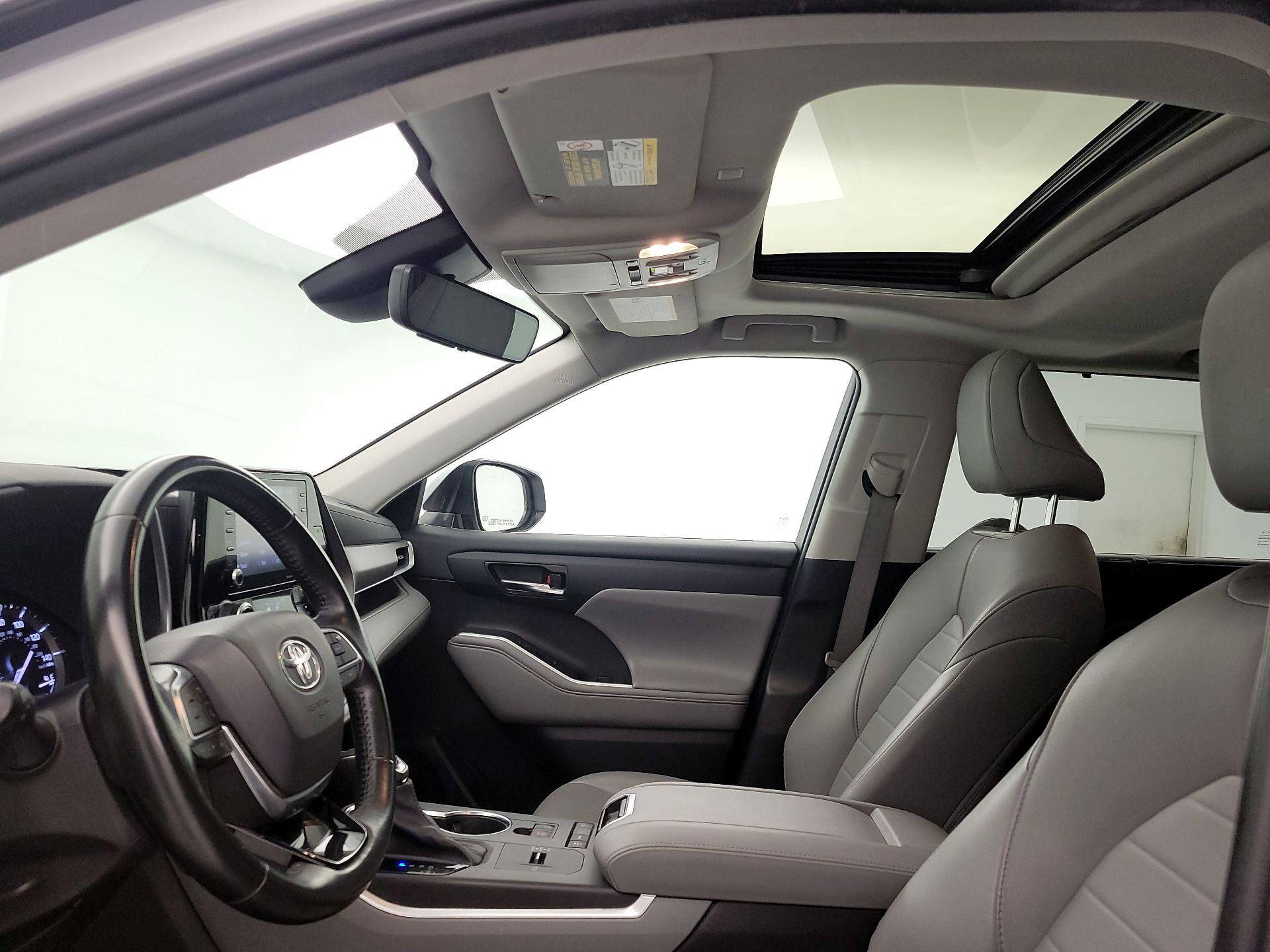 Thumbnail: 2021 Toyota Highlander - 19