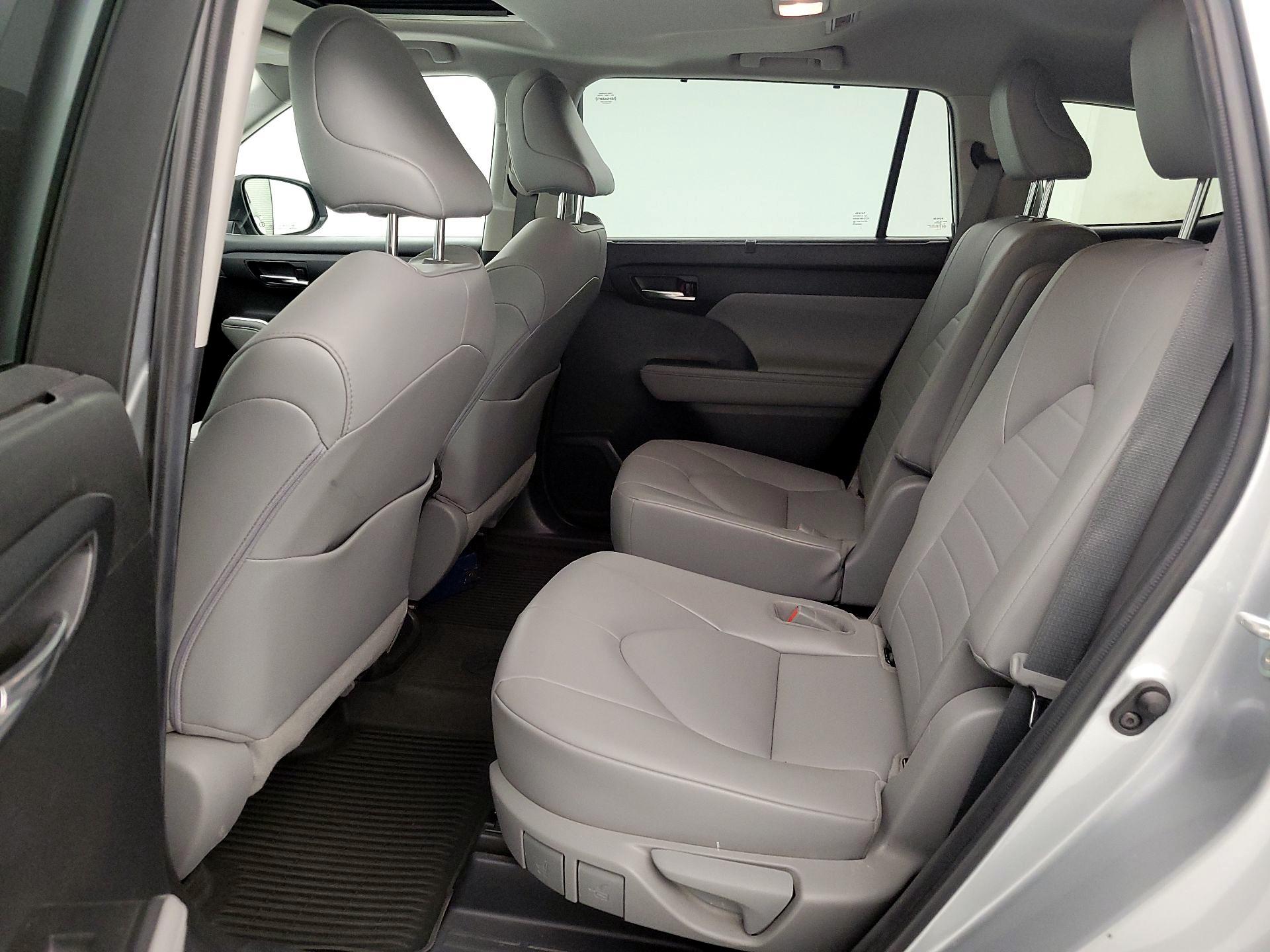 Thumbnail: 2021 Toyota Highlander - 20