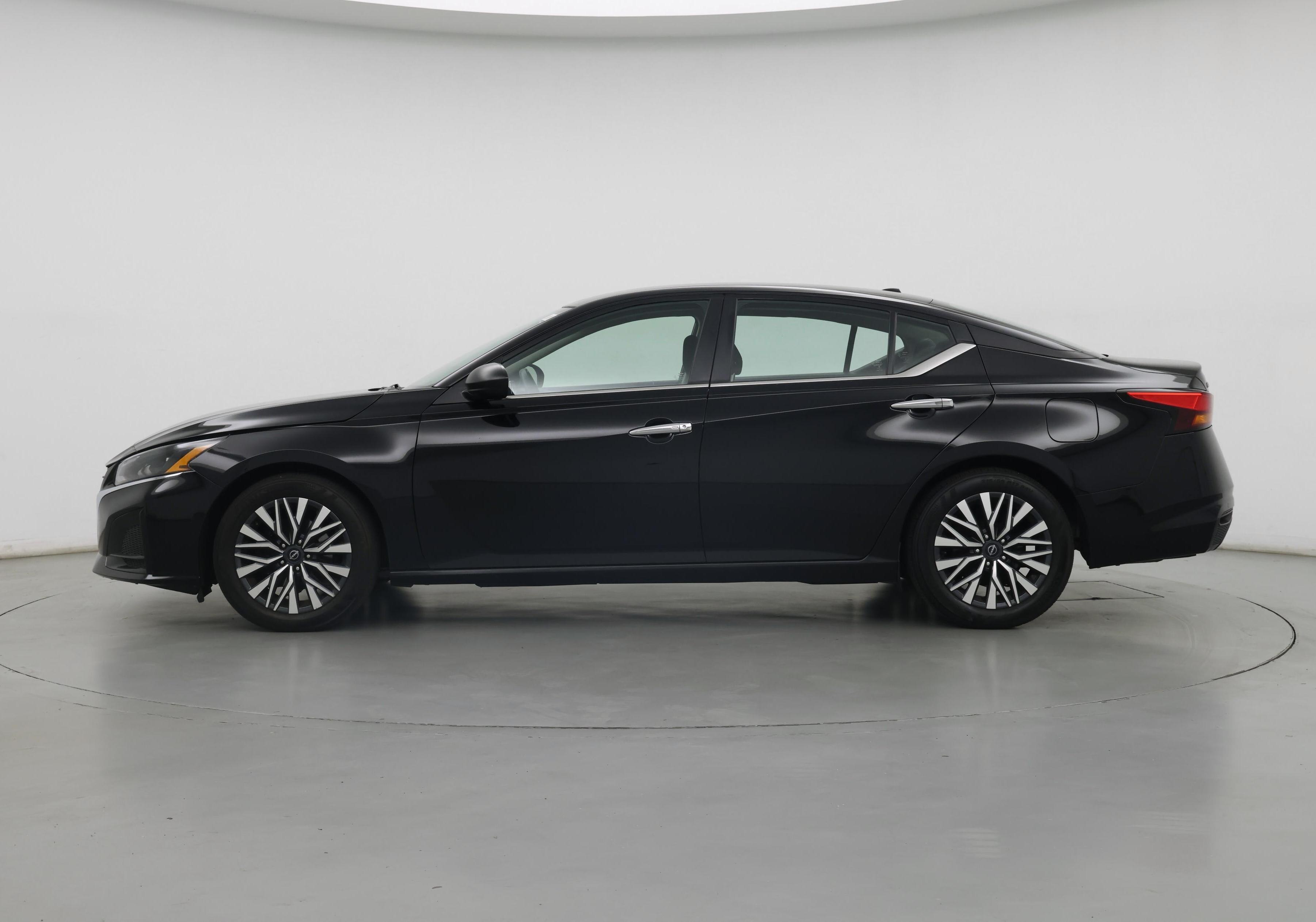 Thumbnail: 2024 Nissan Altima - 3