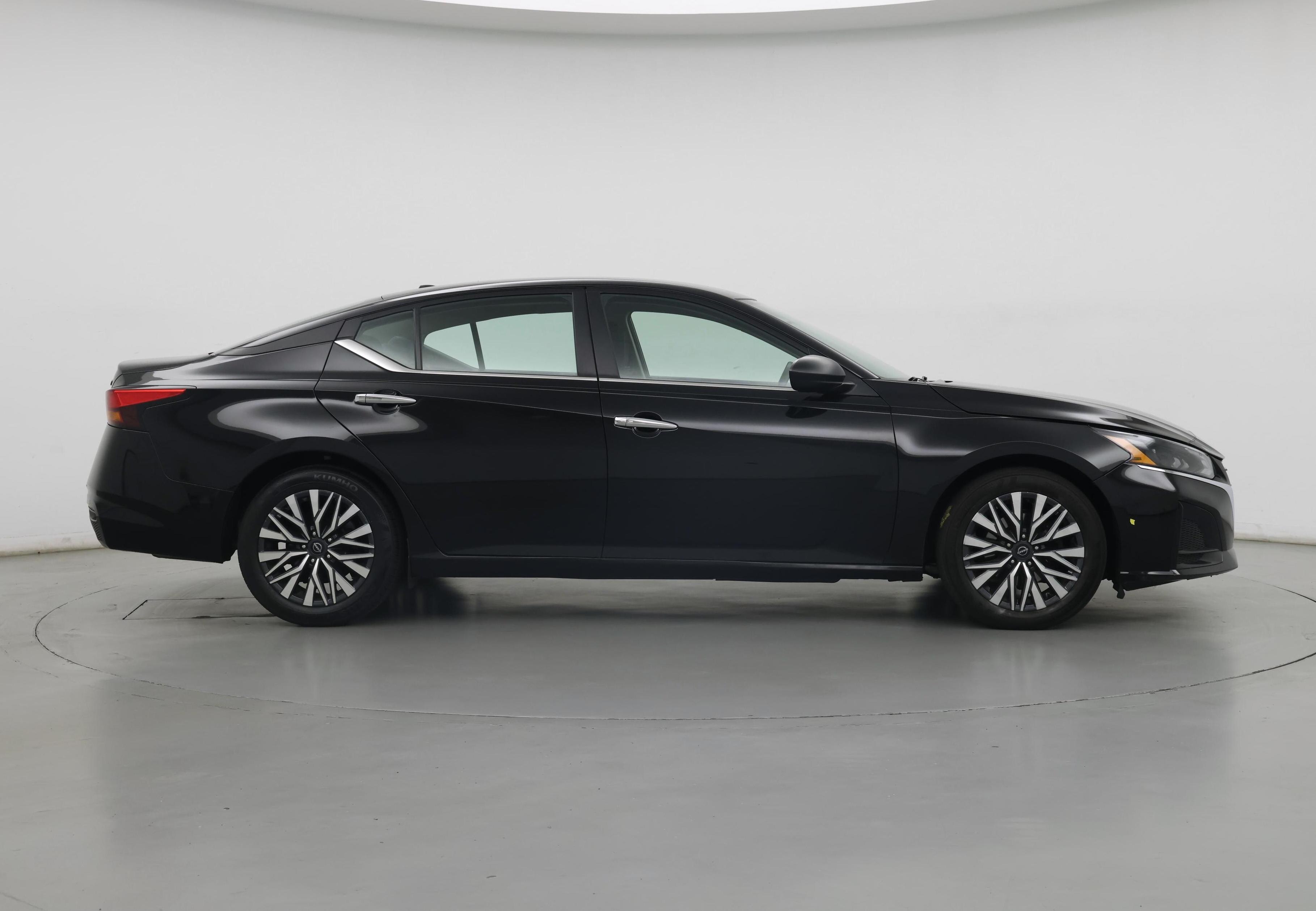 Thumbnail: 2024 Nissan Altima - 7