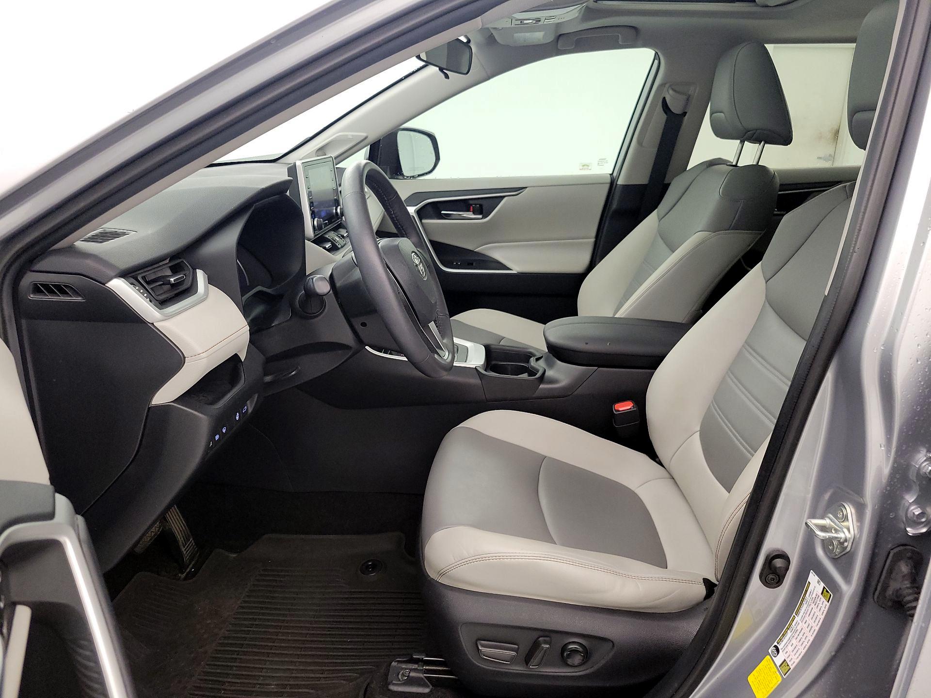 Thumbnail: 2021 Toyota RAV4 - 11