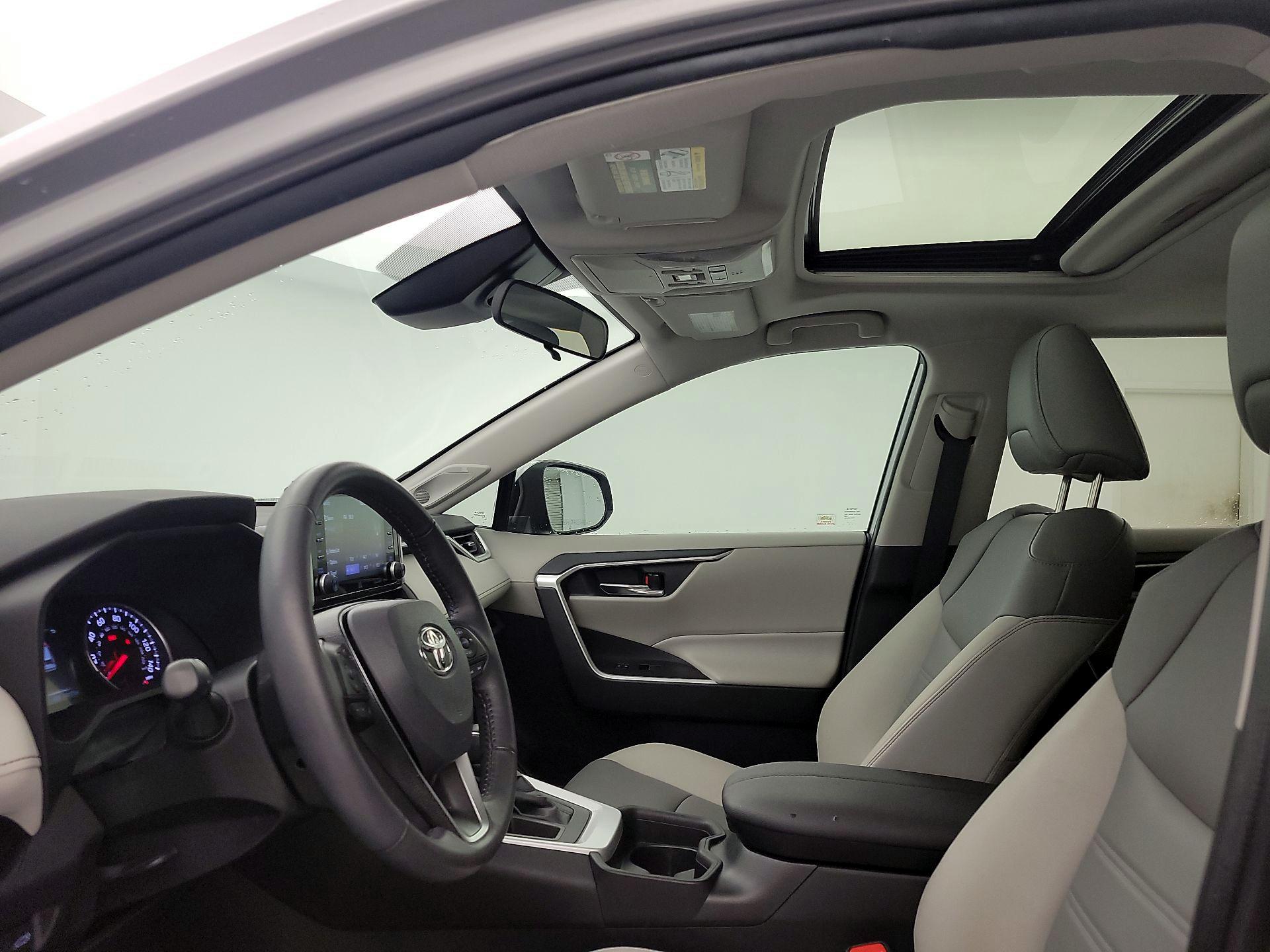 Thumbnail: 2021 Toyota RAV4 - 19