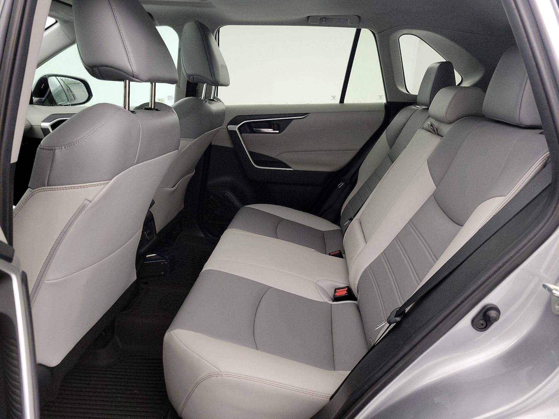 Thumbnail: 2021 Toyota RAV4 - 20