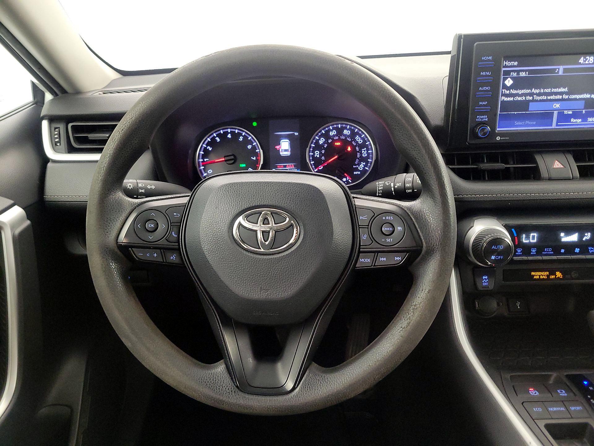 Thumbnail: 2022 Toyota RAV4 - 10