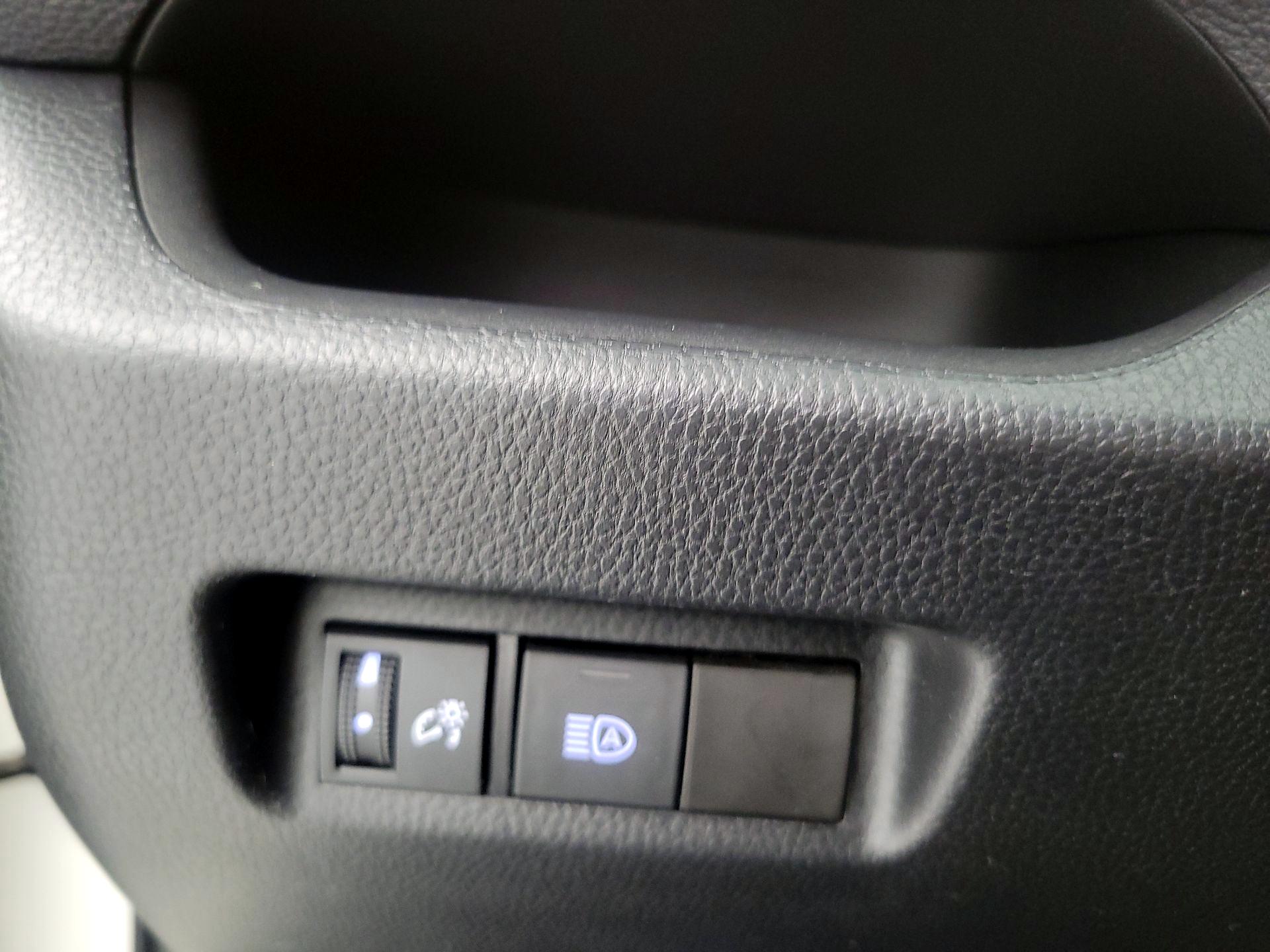 Thumbnail: 2022 Toyota RAV4 - 13