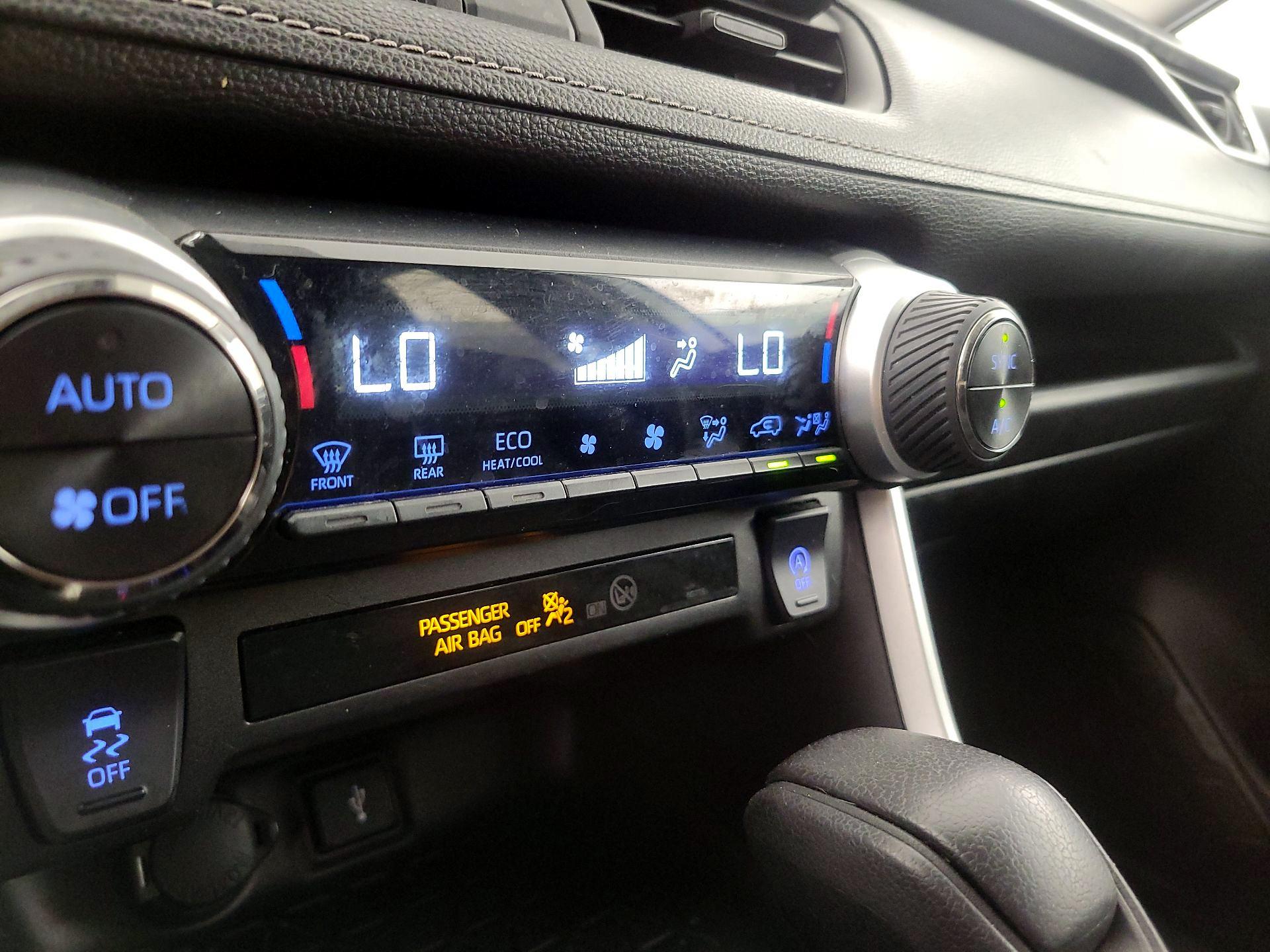 Thumbnail: 2022 Toyota RAV4 - 16