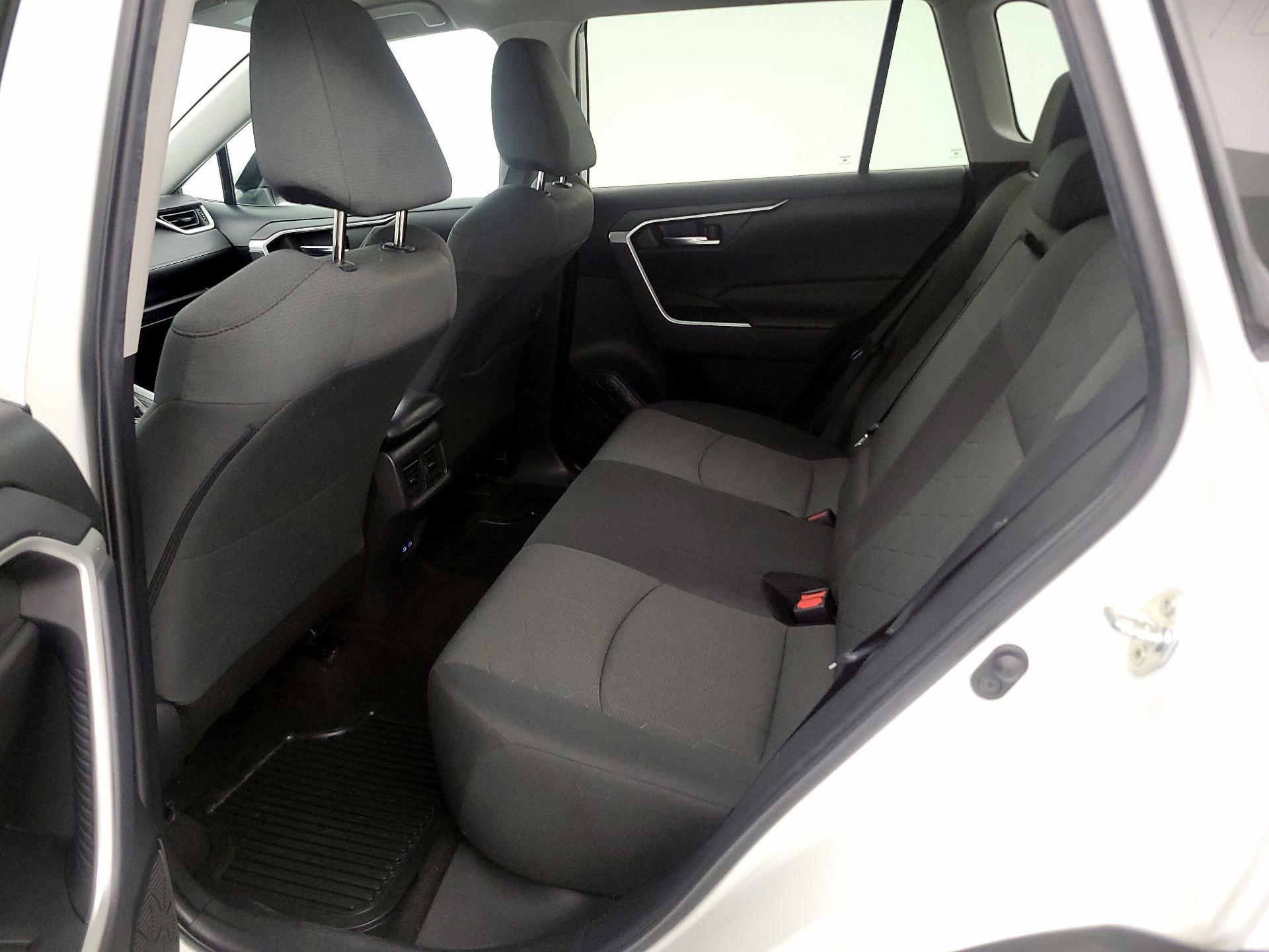 Thumbnail: 2022 Toyota RAV4 - 19