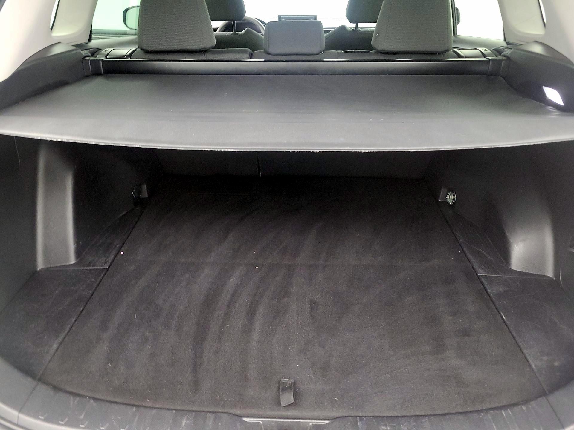 Thumbnail: 2022 Toyota RAV4 - 20