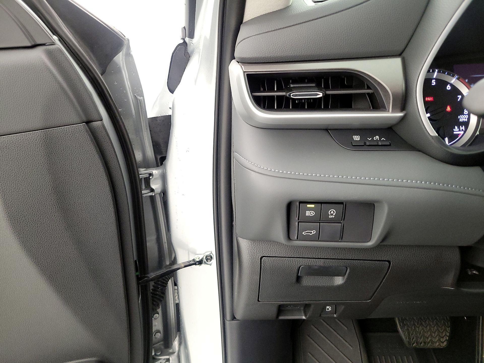 Thumbnail: 2024 Toyota Highlander - 13