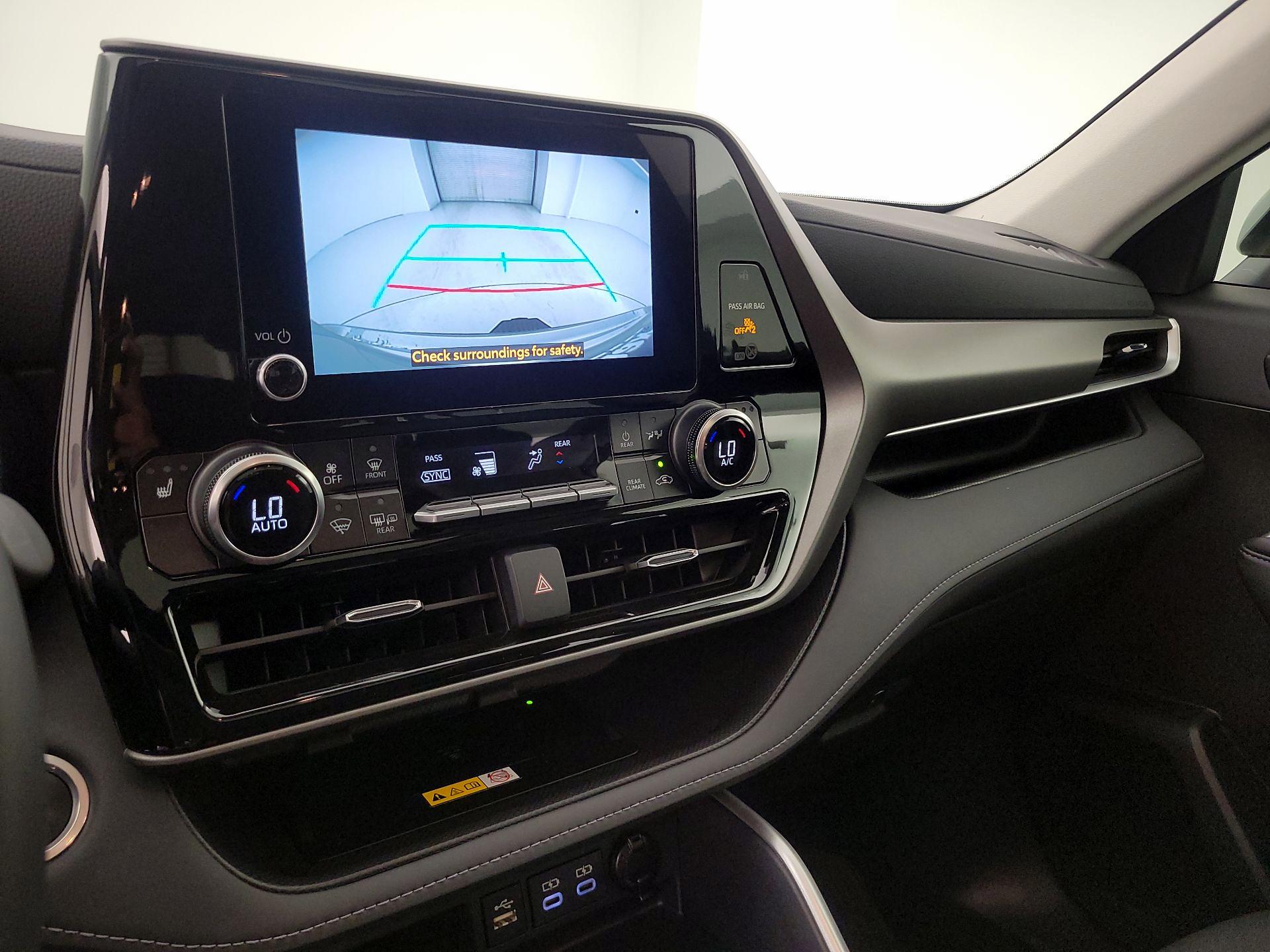 Thumbnail: 2024 Toyota Highlander - 14