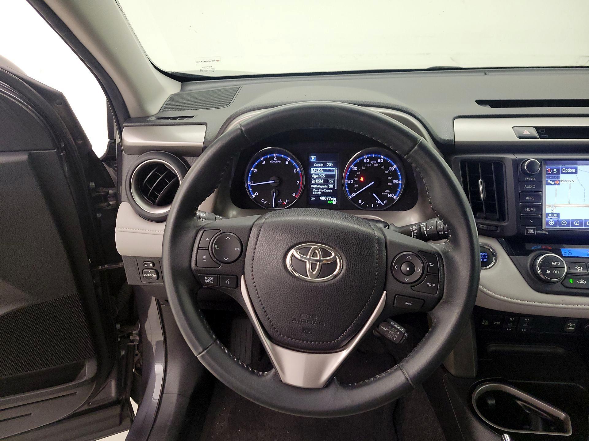 Thumbnail: 2018 Toyota RAV4 - 10