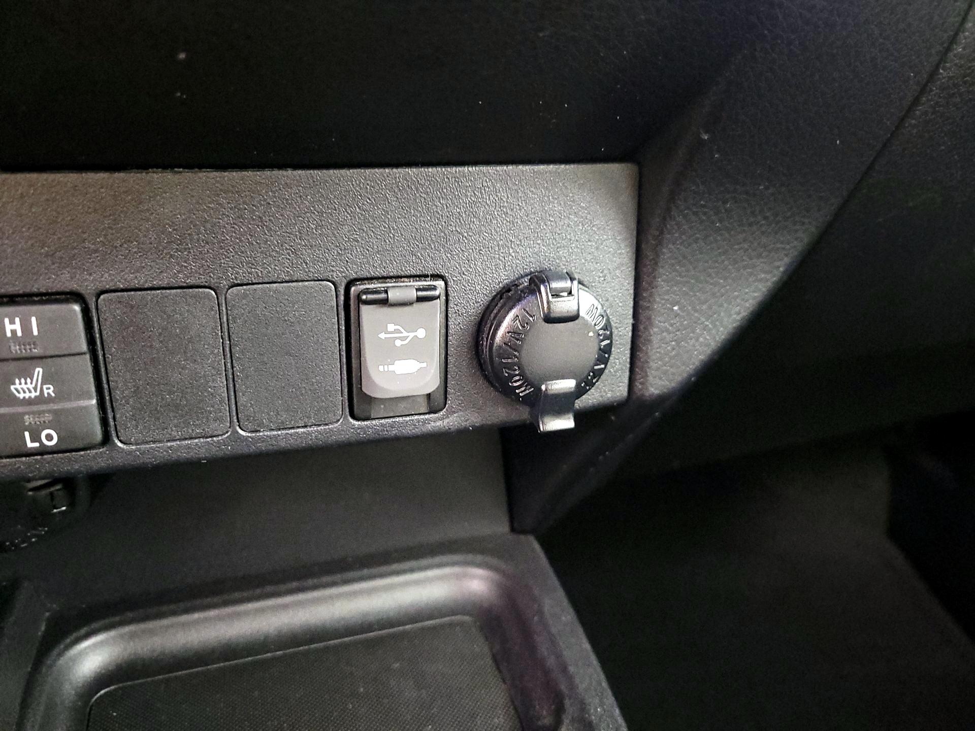 Thumbnail: 2018 Toyota RAV4 - 19
