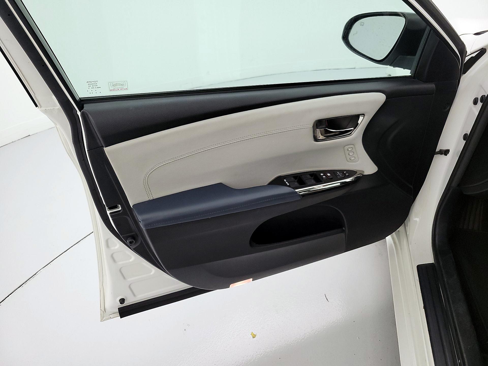 Thumbnail: 2014 Toyota Avalon - 12