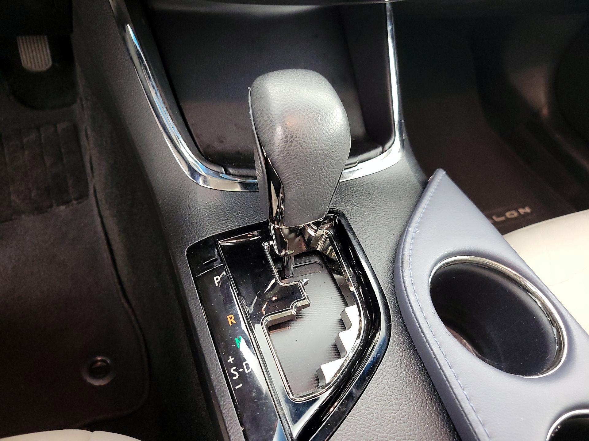 Thumbnail: 2014 Toyota Avalon - 18