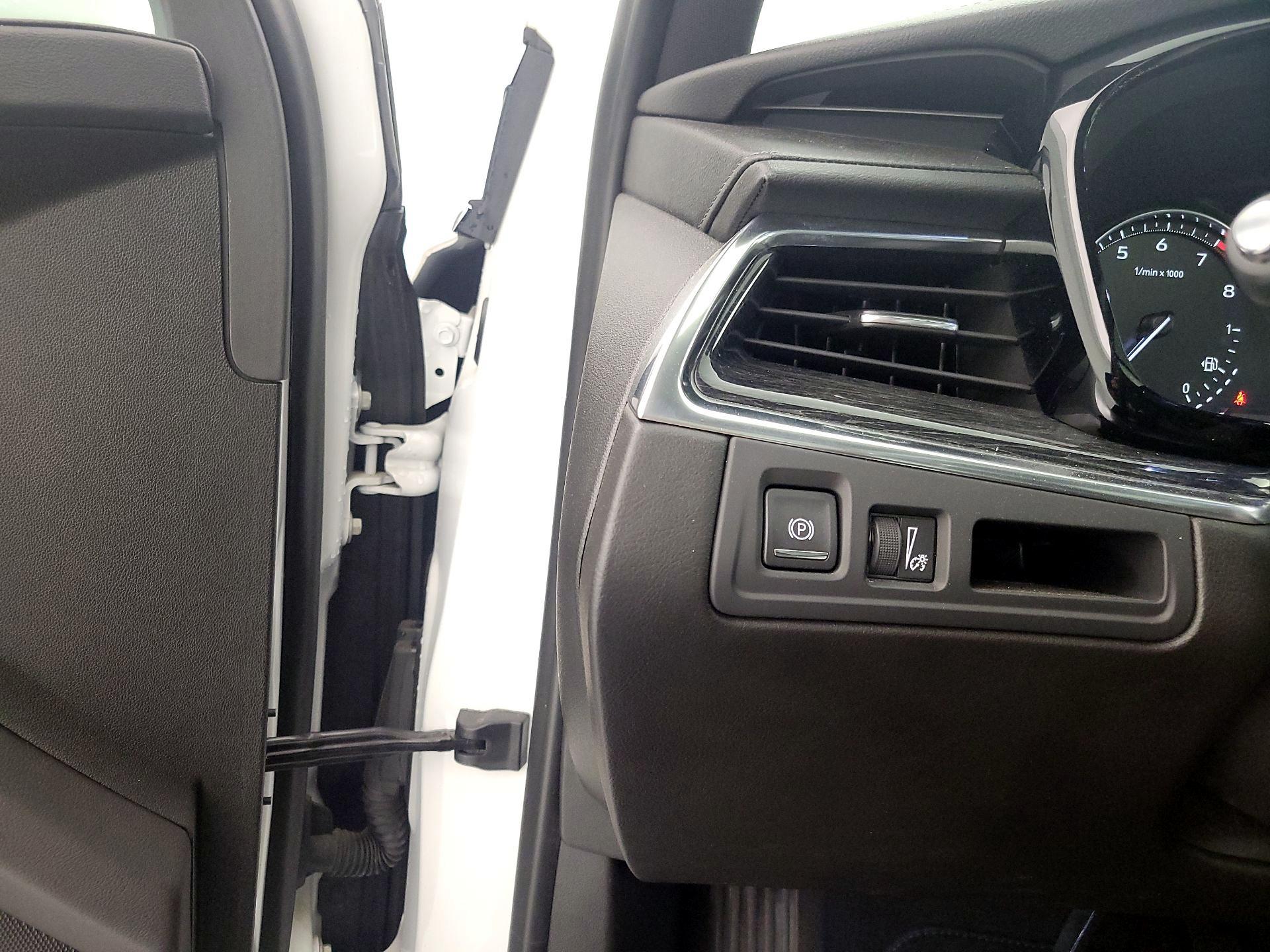 Thumbnail: 2020 Cadillac XT5 - 13