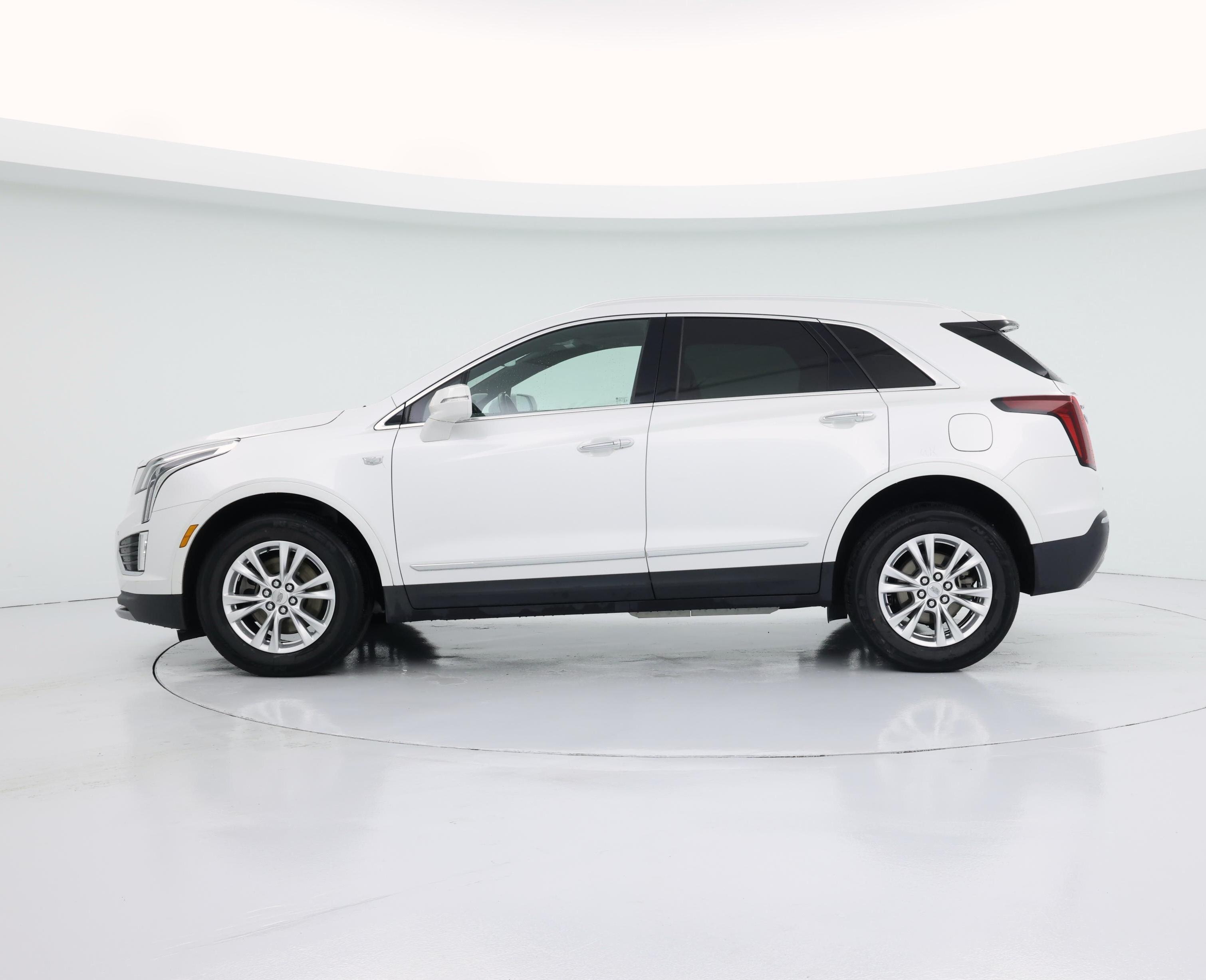 Thumbnail: 2020 Cadillac XT5 - 3