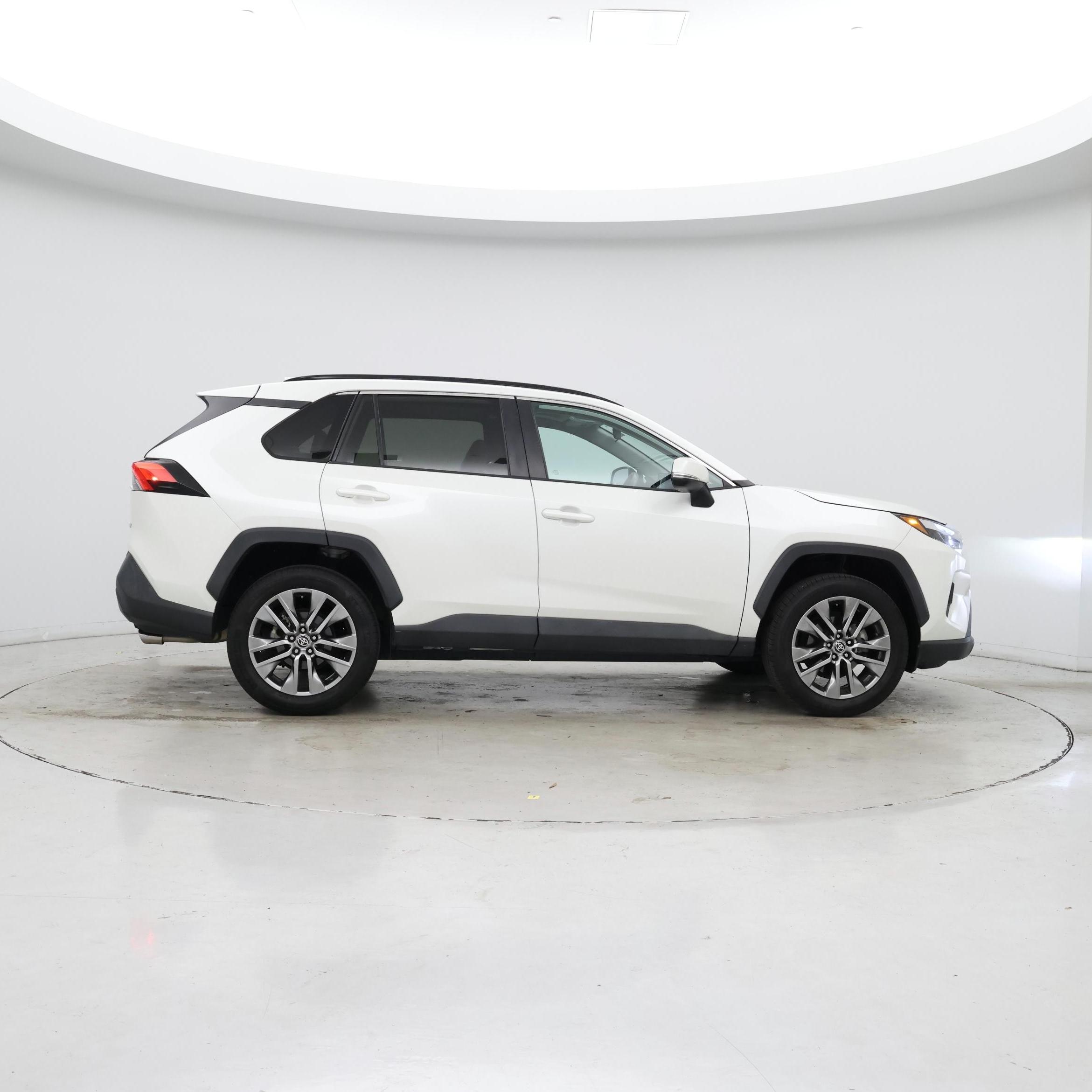 Thumbnail: 2022 Toyota RAV4 - 7
