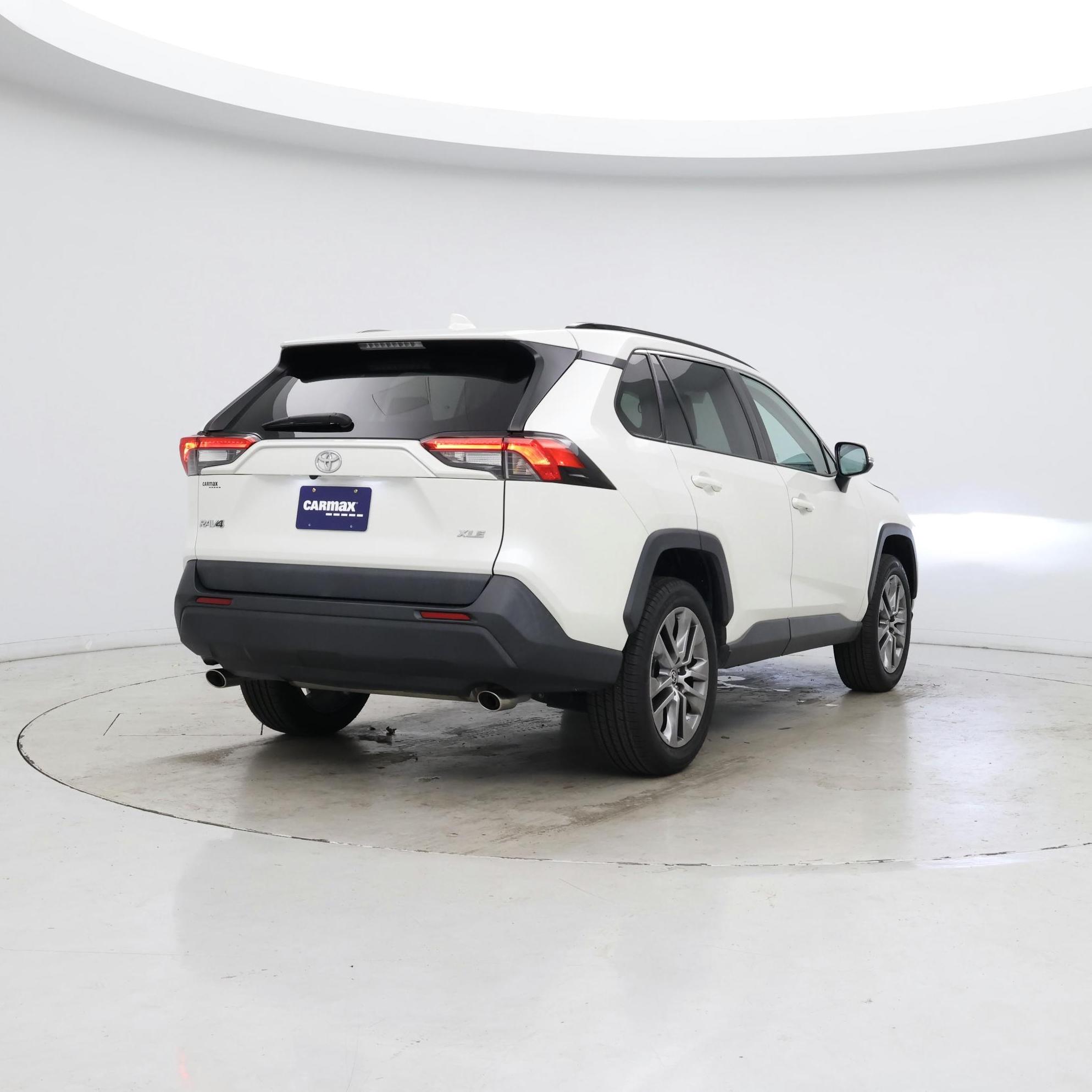 Thumbnail: 2022 Toyota RAV4 - 8