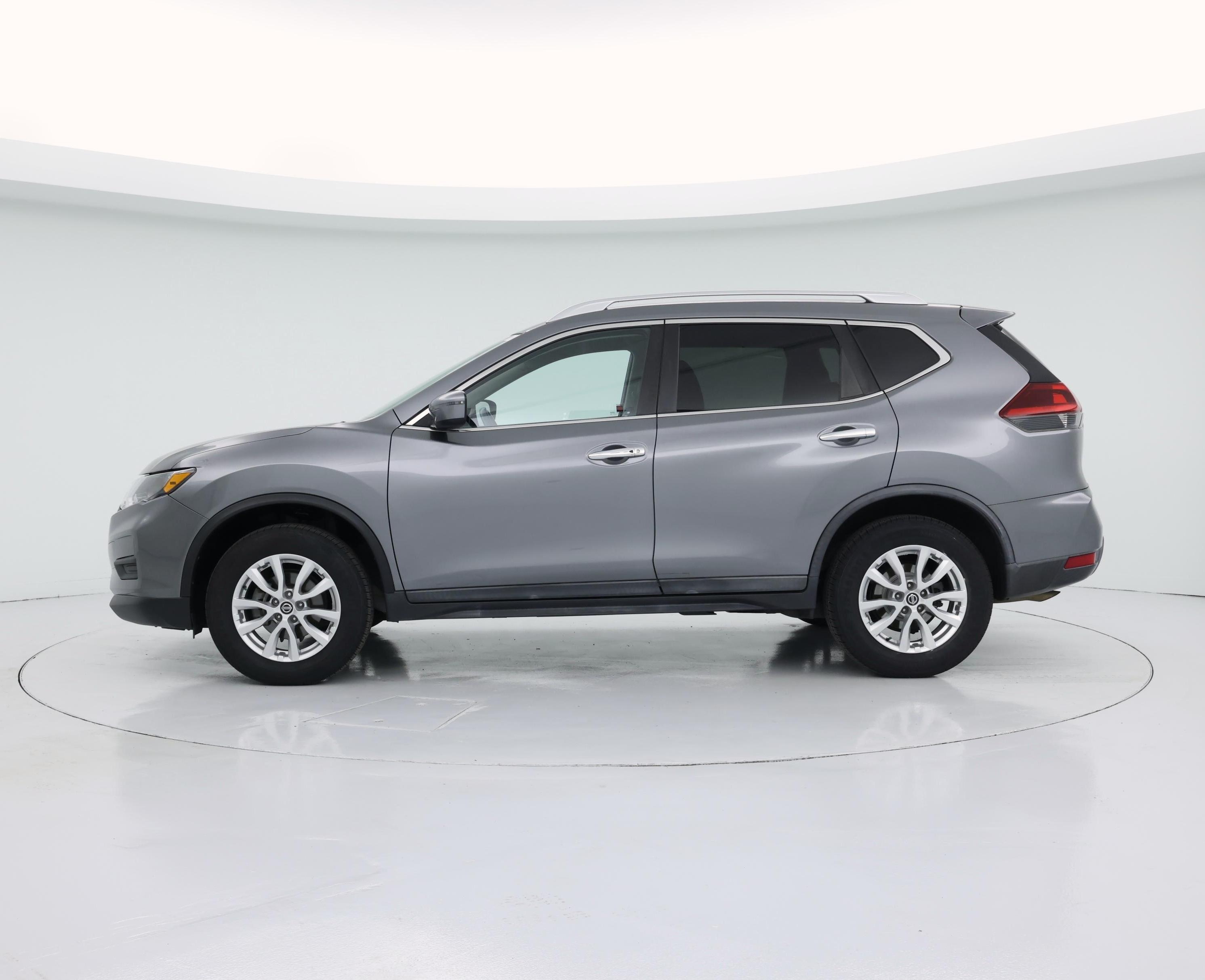 Thumbnail: 2018 Nissan Rogue - 3