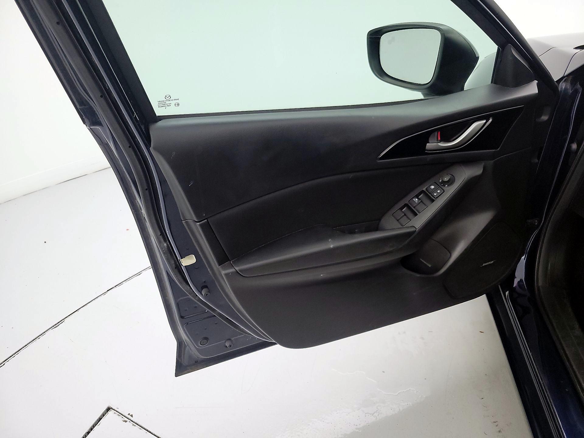 Thumbnail: 2016 Mazda Mazda3 - 12