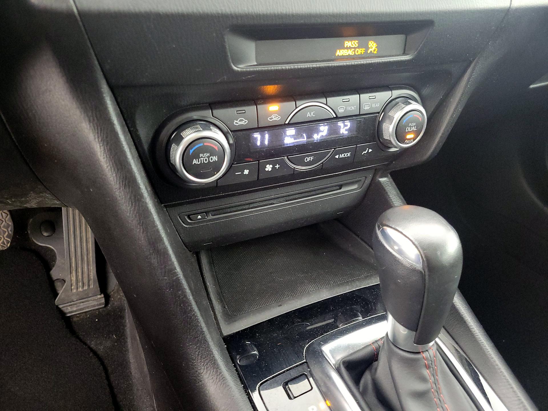 Thumbnail: 2016 Mazda Mazda3 - 16