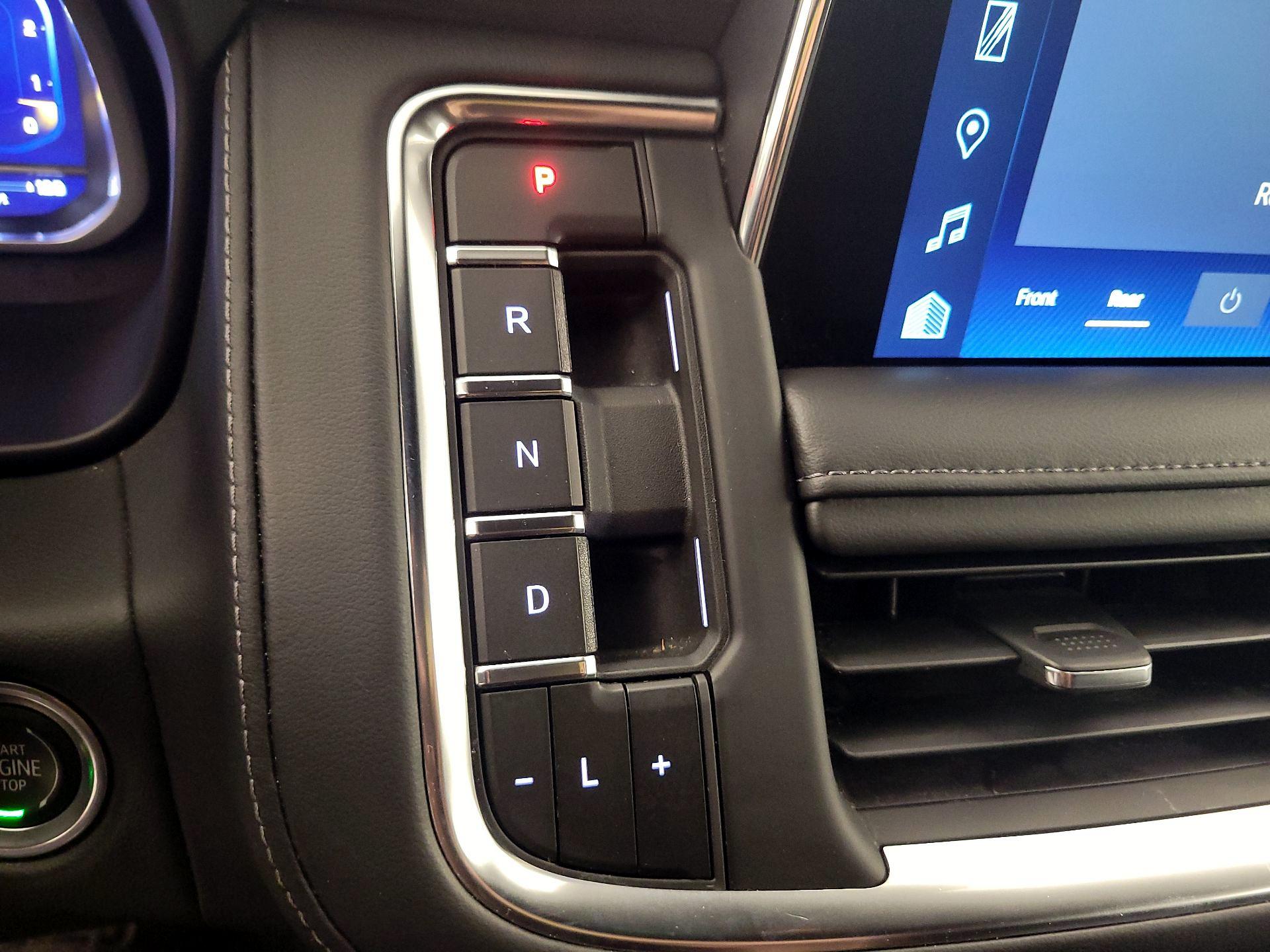 Thumbnail: 2023 Chevrolet Tahoe - 17