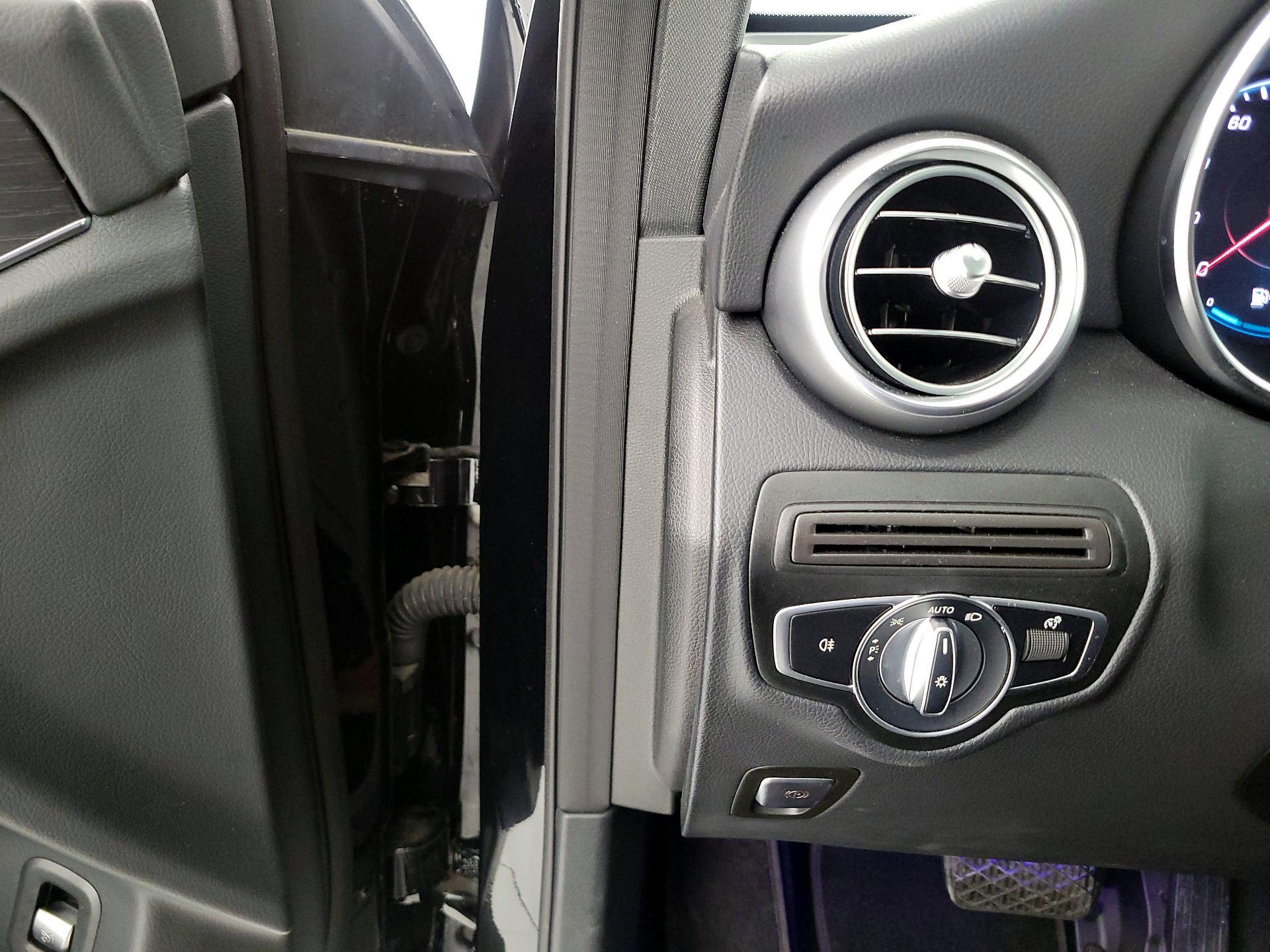 Thumbnail: 2022 Mercedes-Benz GLC - 13