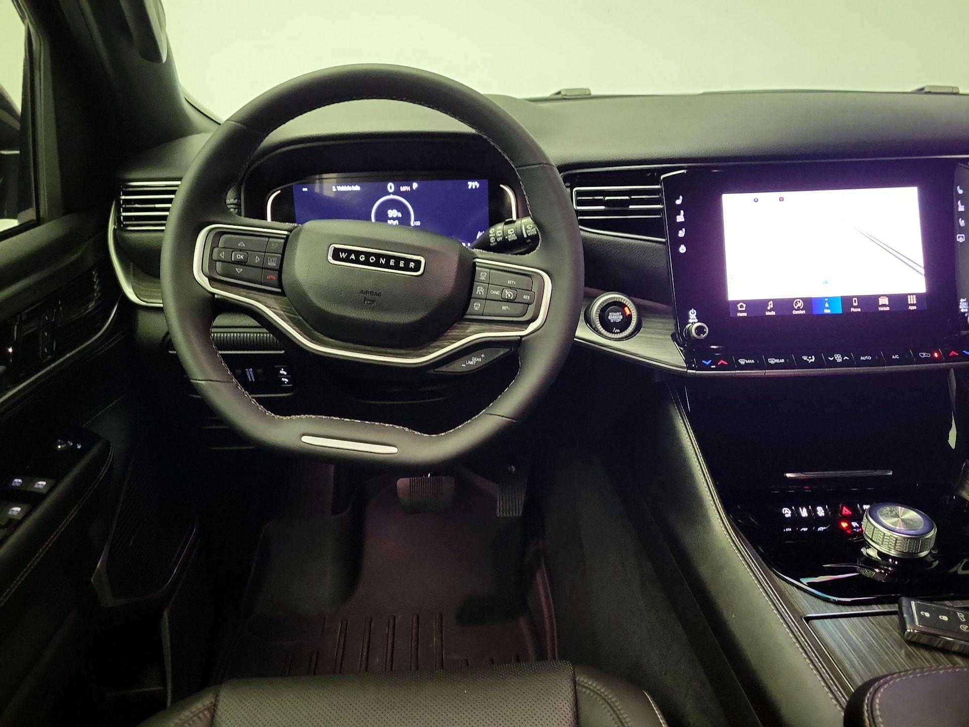 Thumbnail: 2023 Jeep Wagoneer - 10