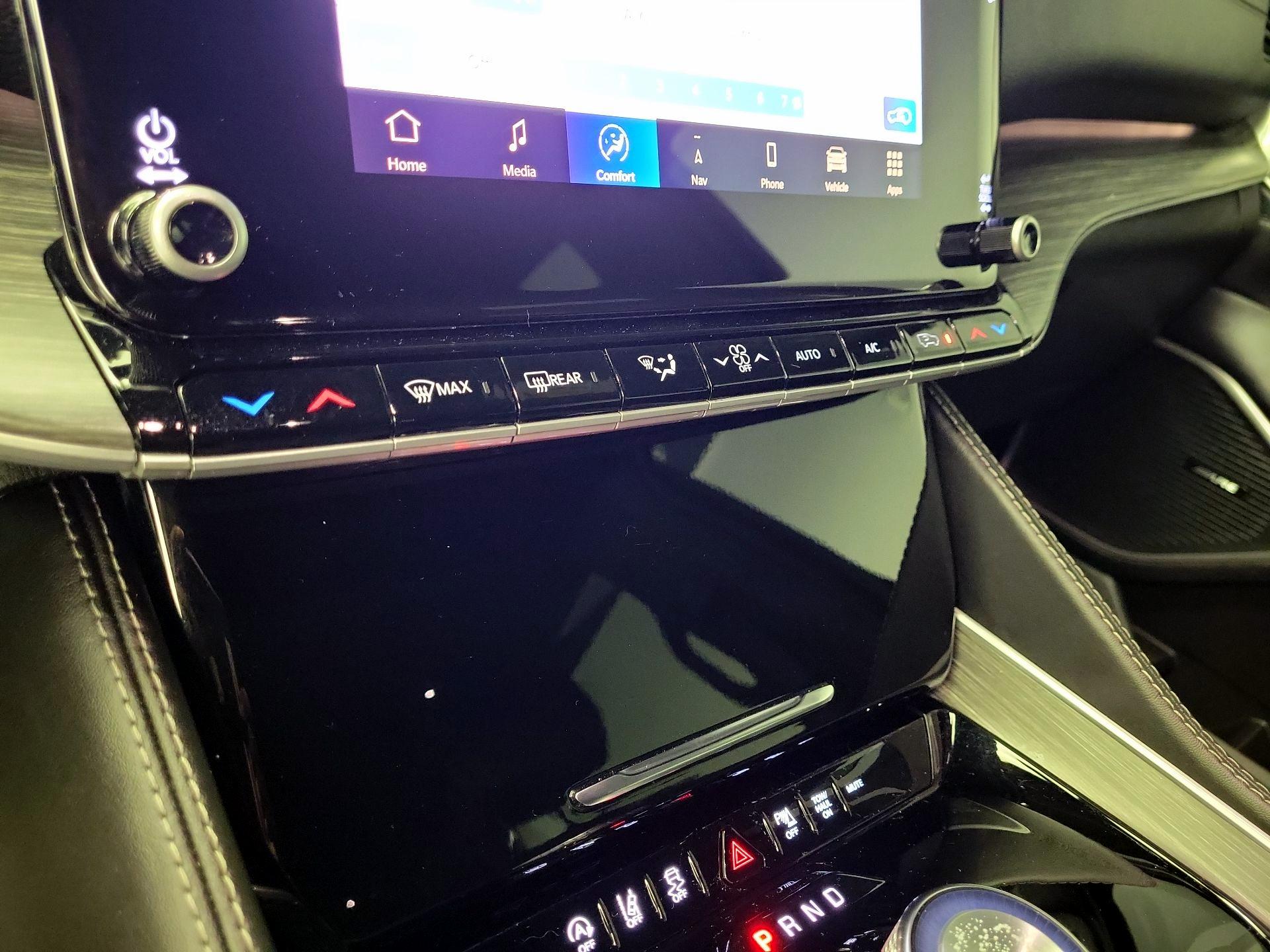 Thumbnail: 2023 Jeep Wagoneer - 17