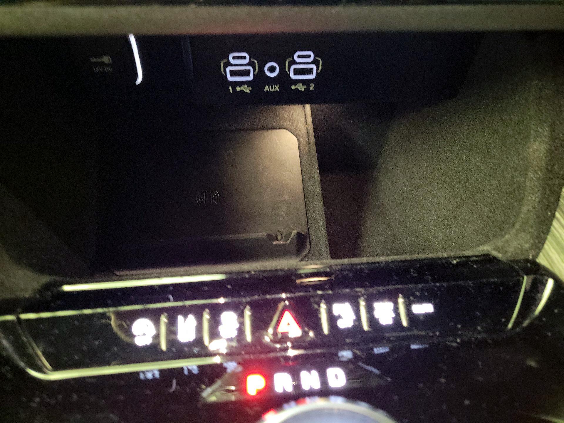 Thumbnail: 2023 Jeep Wagoneer - 19