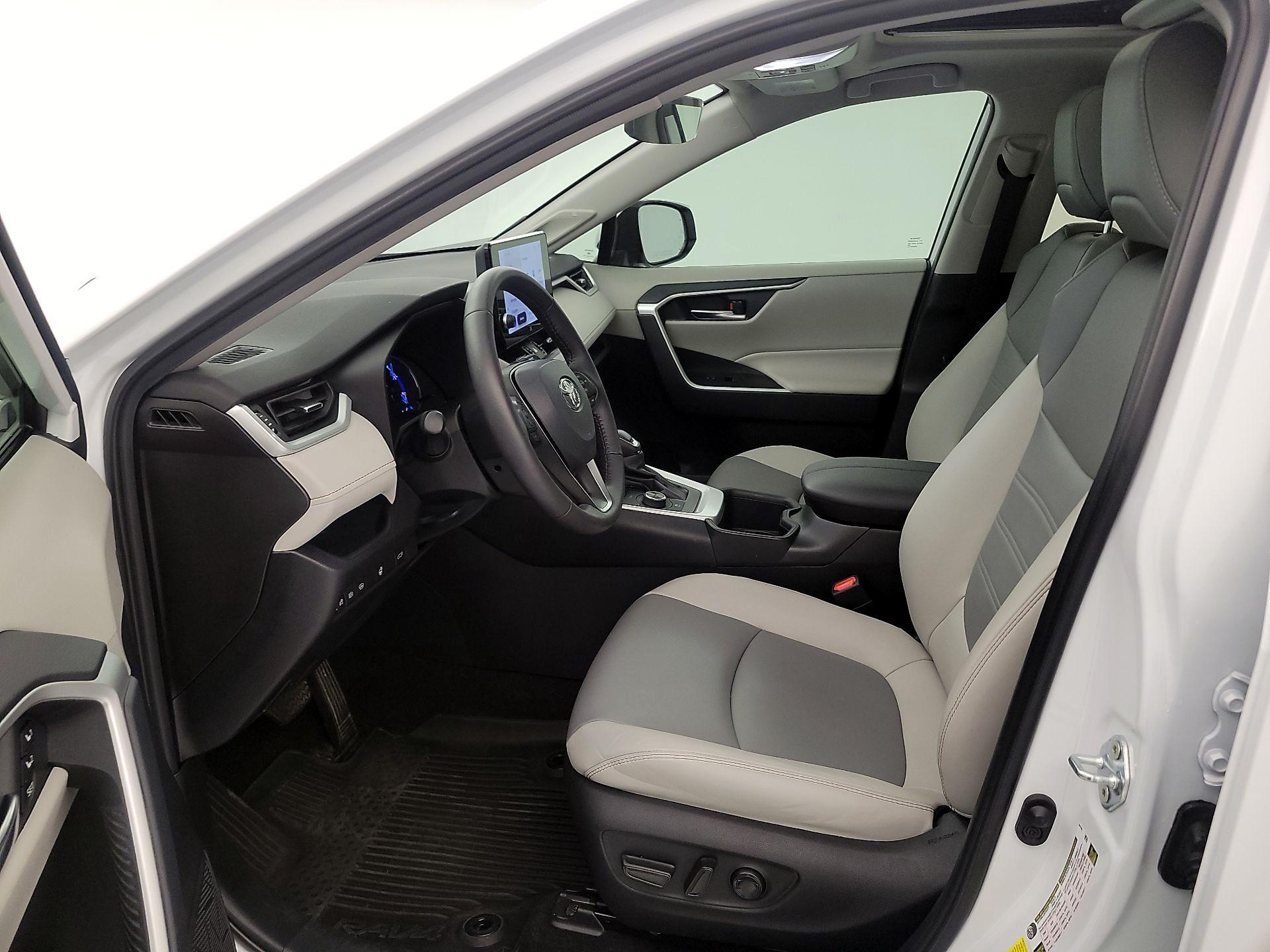 Thumbnail: 2024 Toyota RAV4 - 11