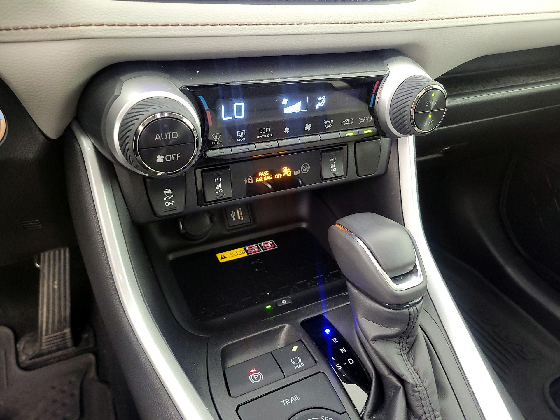 Thumbnail: 2024 Toyota RAV4 - 16