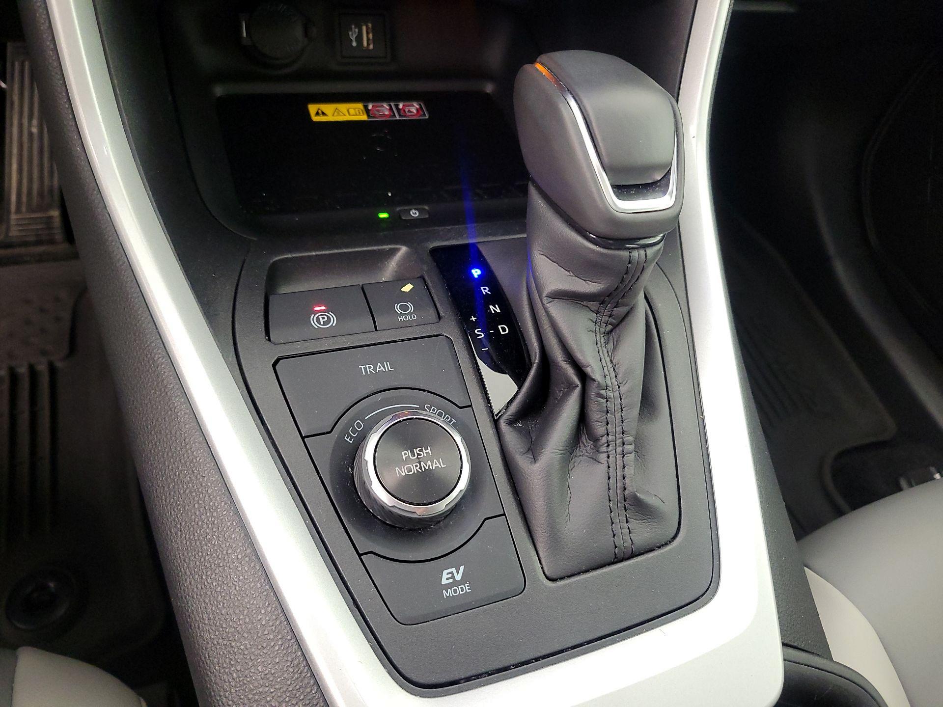 Thumbnail: 2024 Toyota RAV4 - 17