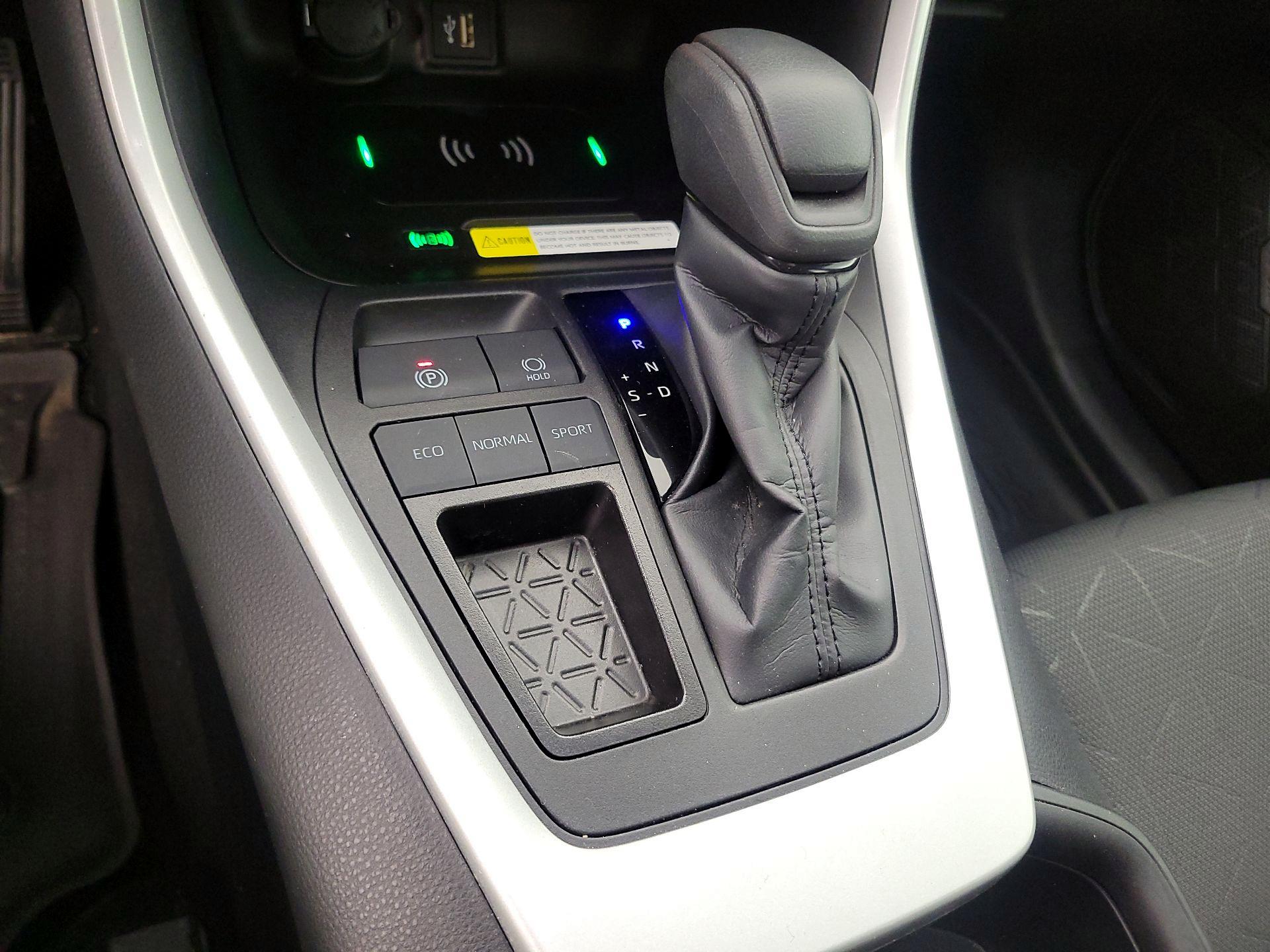 Thumbnail: 2024 Toyota RAV4 - 17