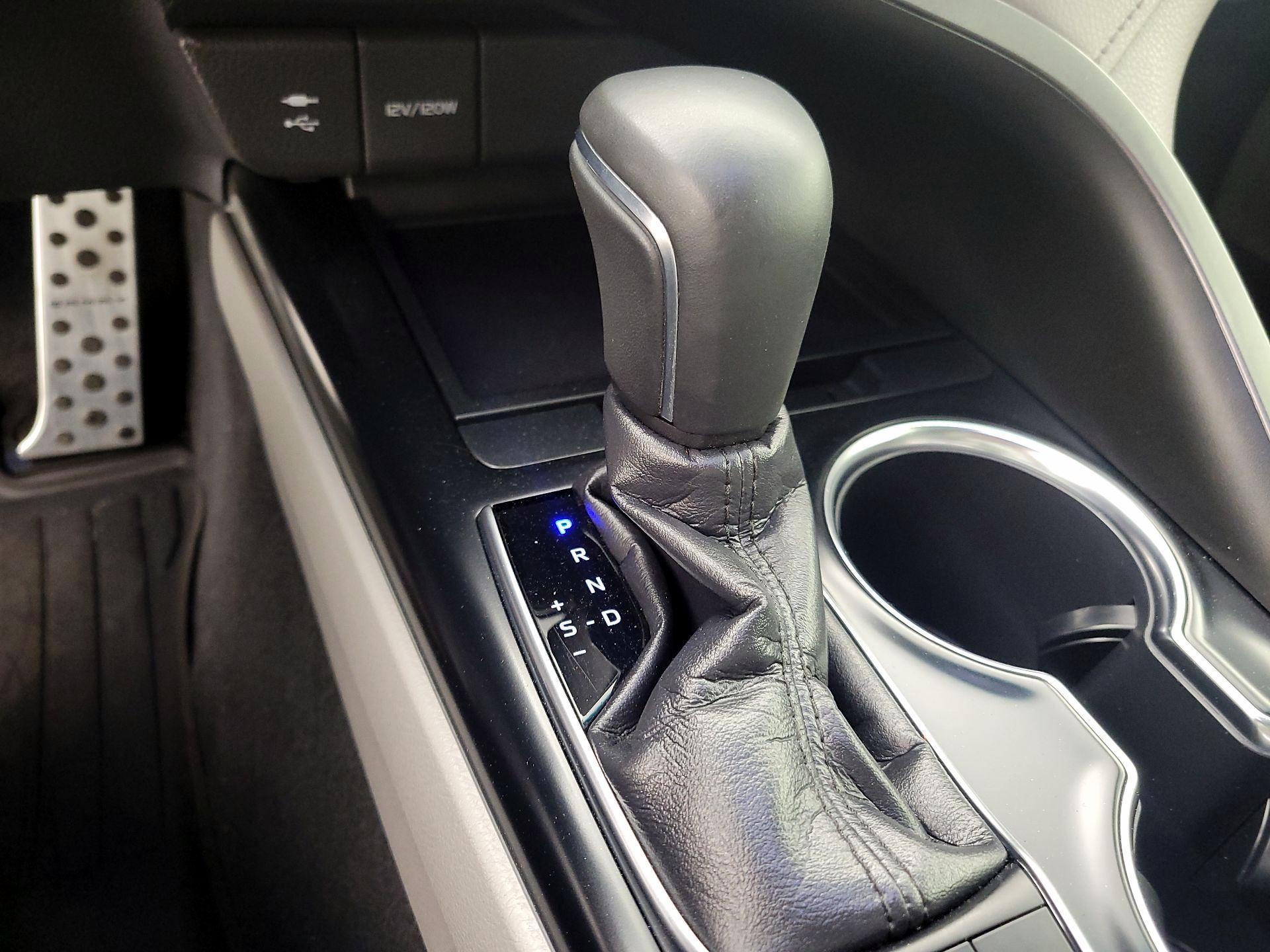 Thumbnail: 2018 Toyota Camry - 17