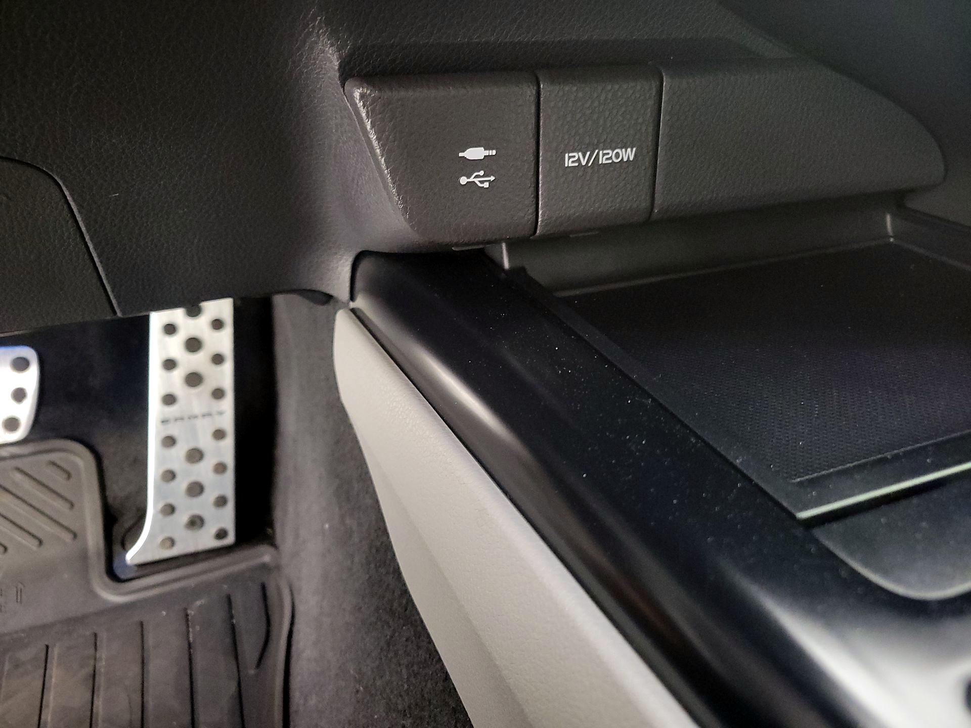 Thumbnail: 2018 Toyota Camry - 18