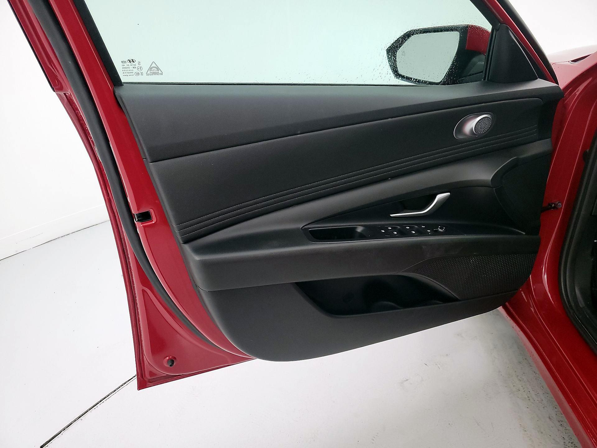 Thumbnail: 2022 Hyundai Elantra - 12