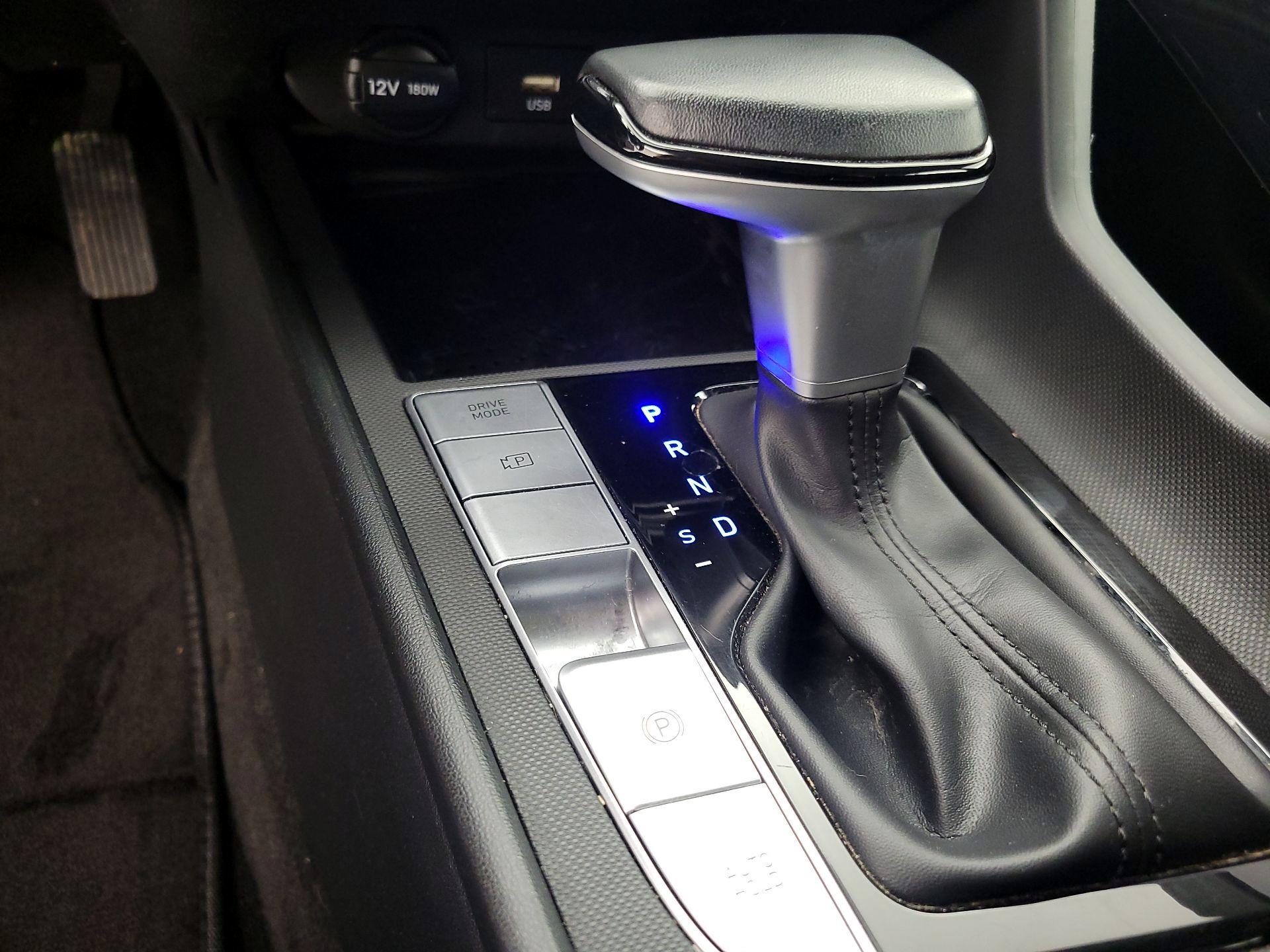 Thumbnail: 2022 Hyundai Elantra - 17