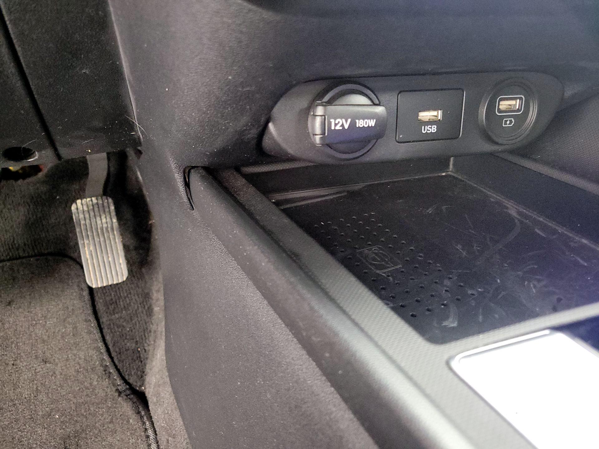 Thumbnail: 2022 Hyundai Elantra - 18