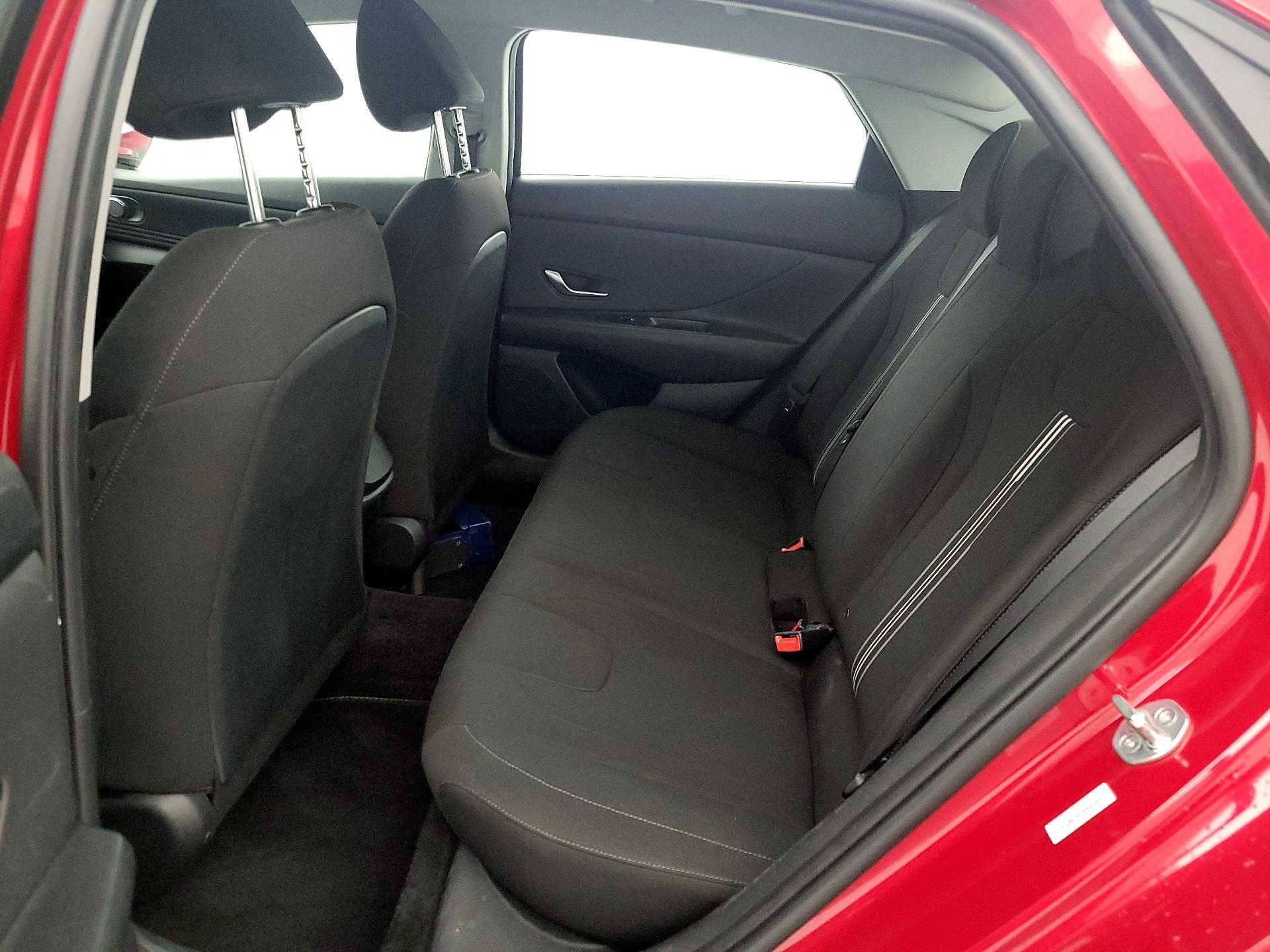 Thumbnail: 2022 Hyundai Elantra - 19