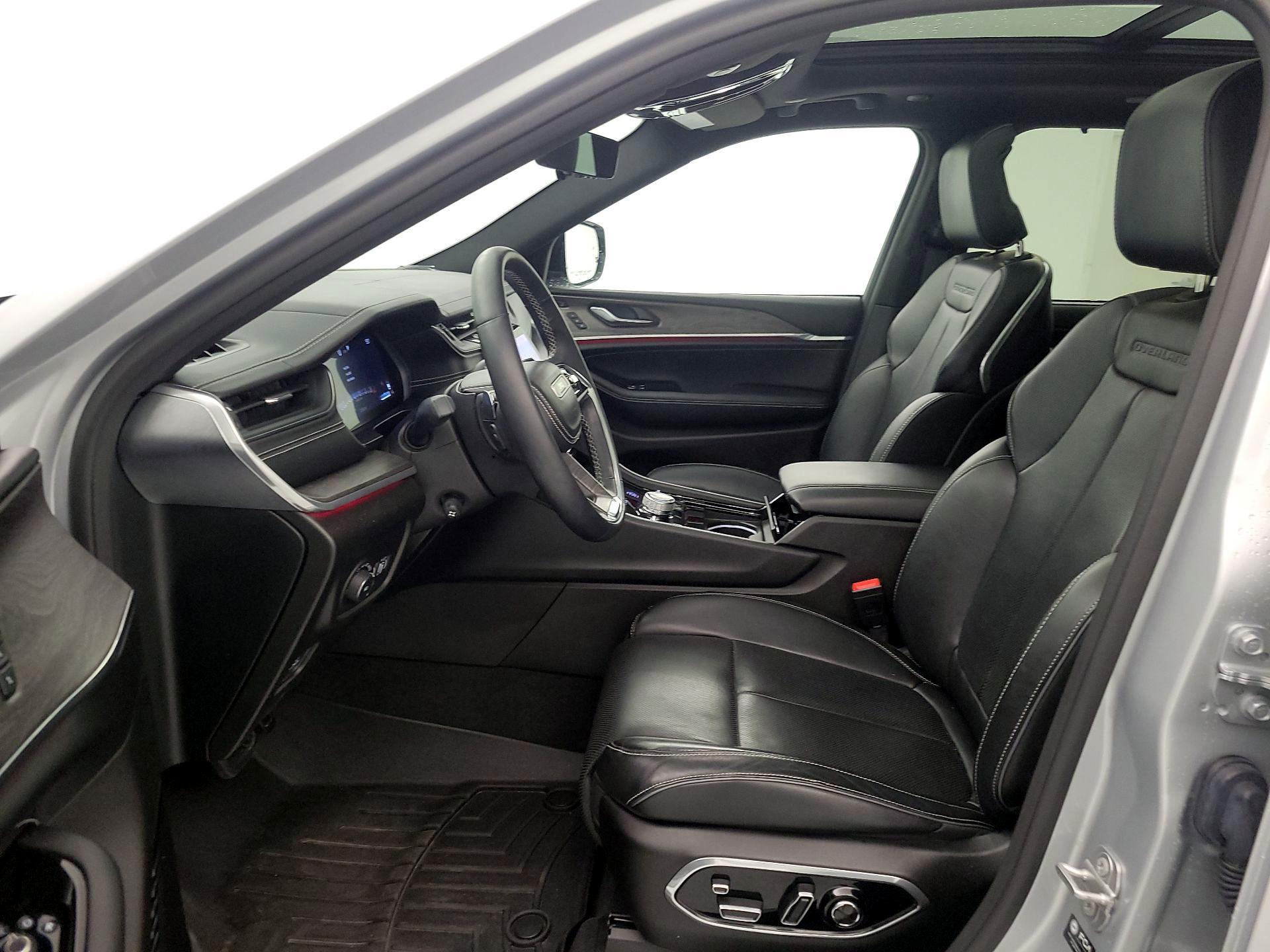 Thumbnail: 2022 Jeep Grand Cherokee - 11