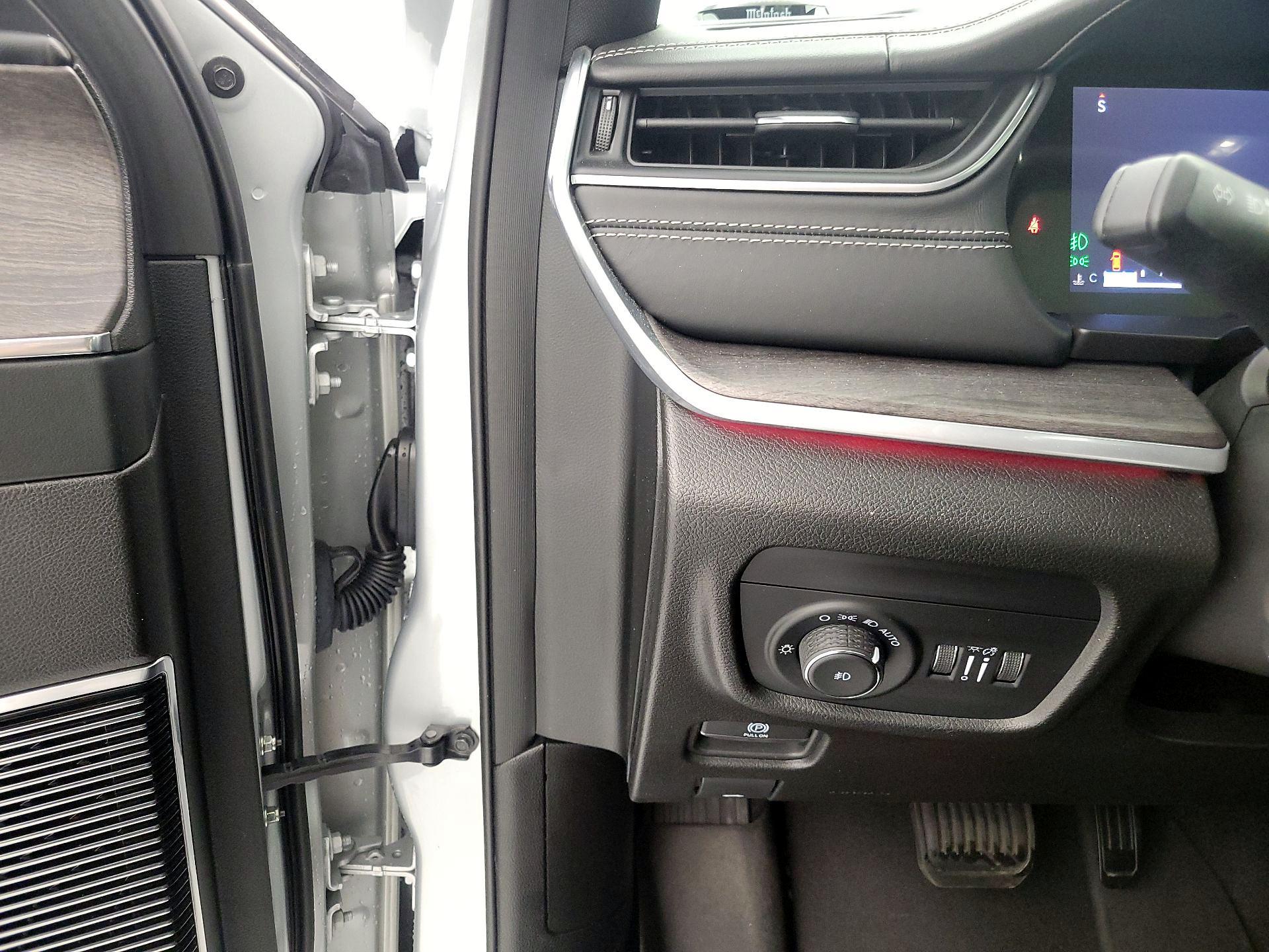 Thumbnail: 2022 Jeep Grand Cherokee - 13