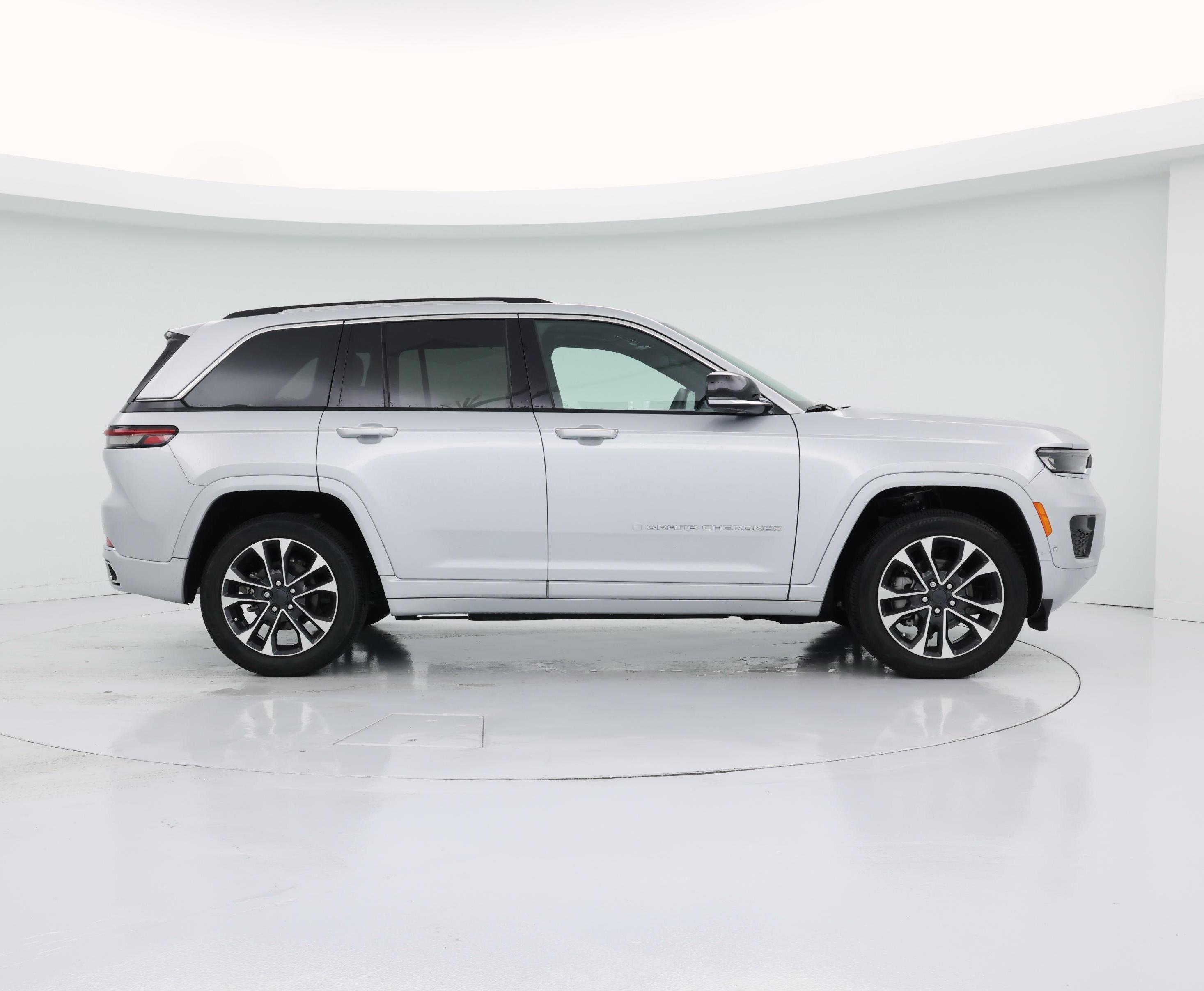 Thumbnail: 2022 Jeep Grand Cherokee - 7