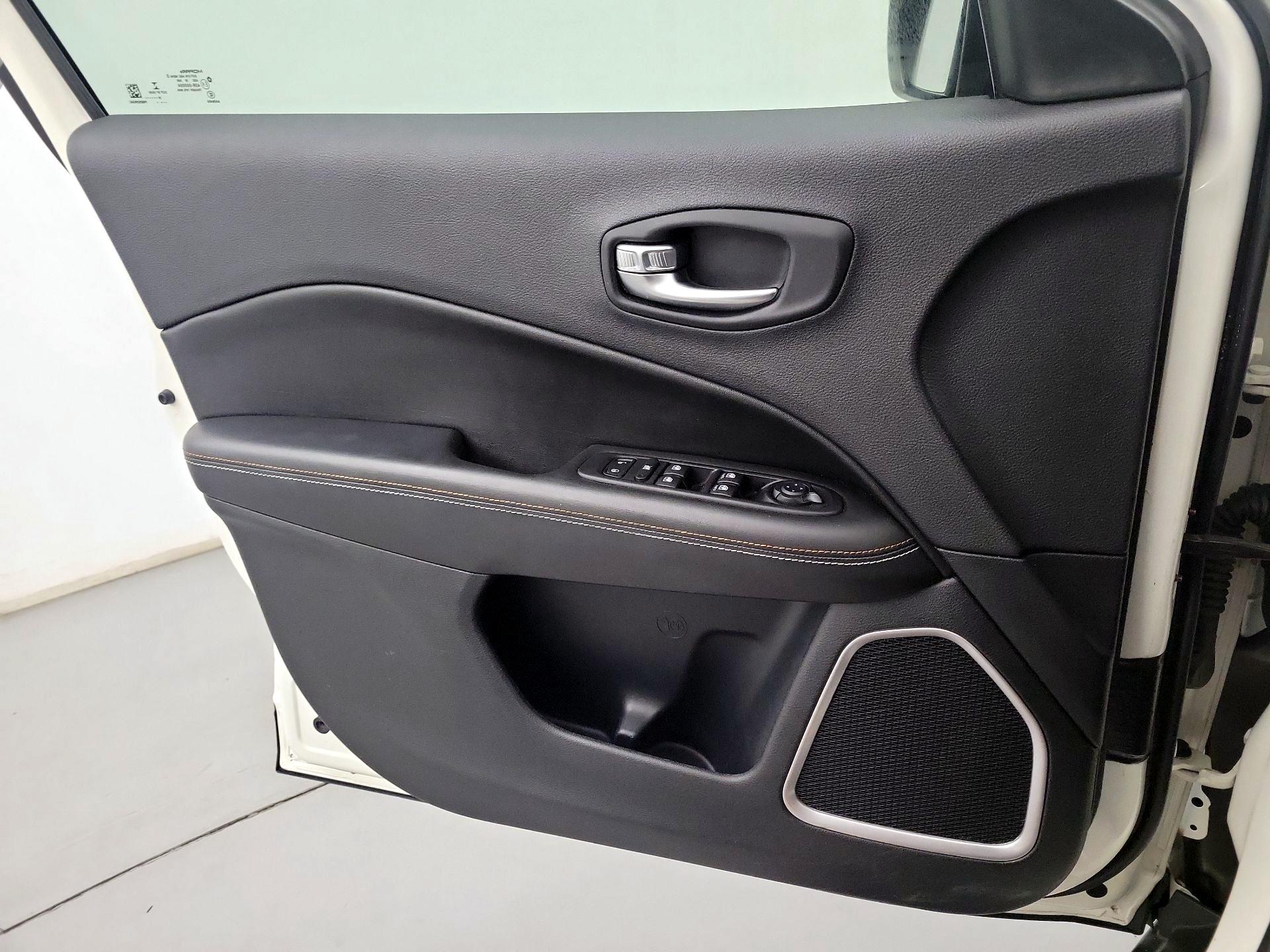 Thumbnail: 2019 Jeep Compass - 12