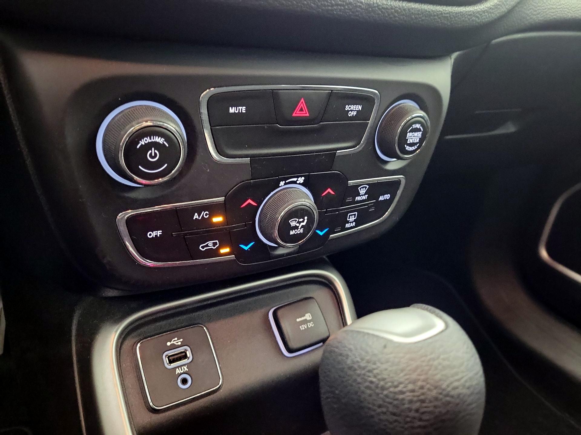Thumbnail: 2019 Jeep Compass - 16