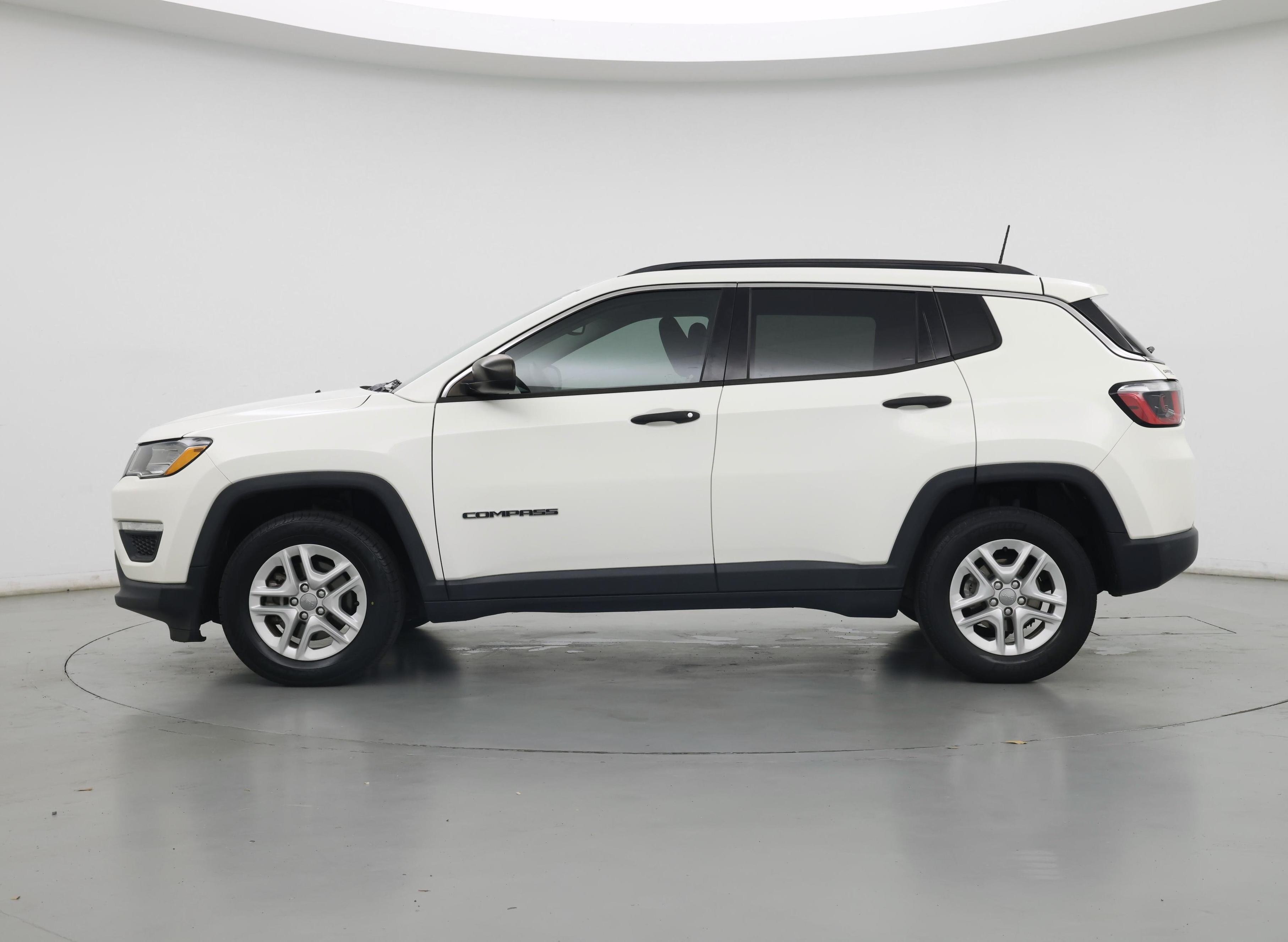Thumbnail: 2019 Jeep Compass - 3