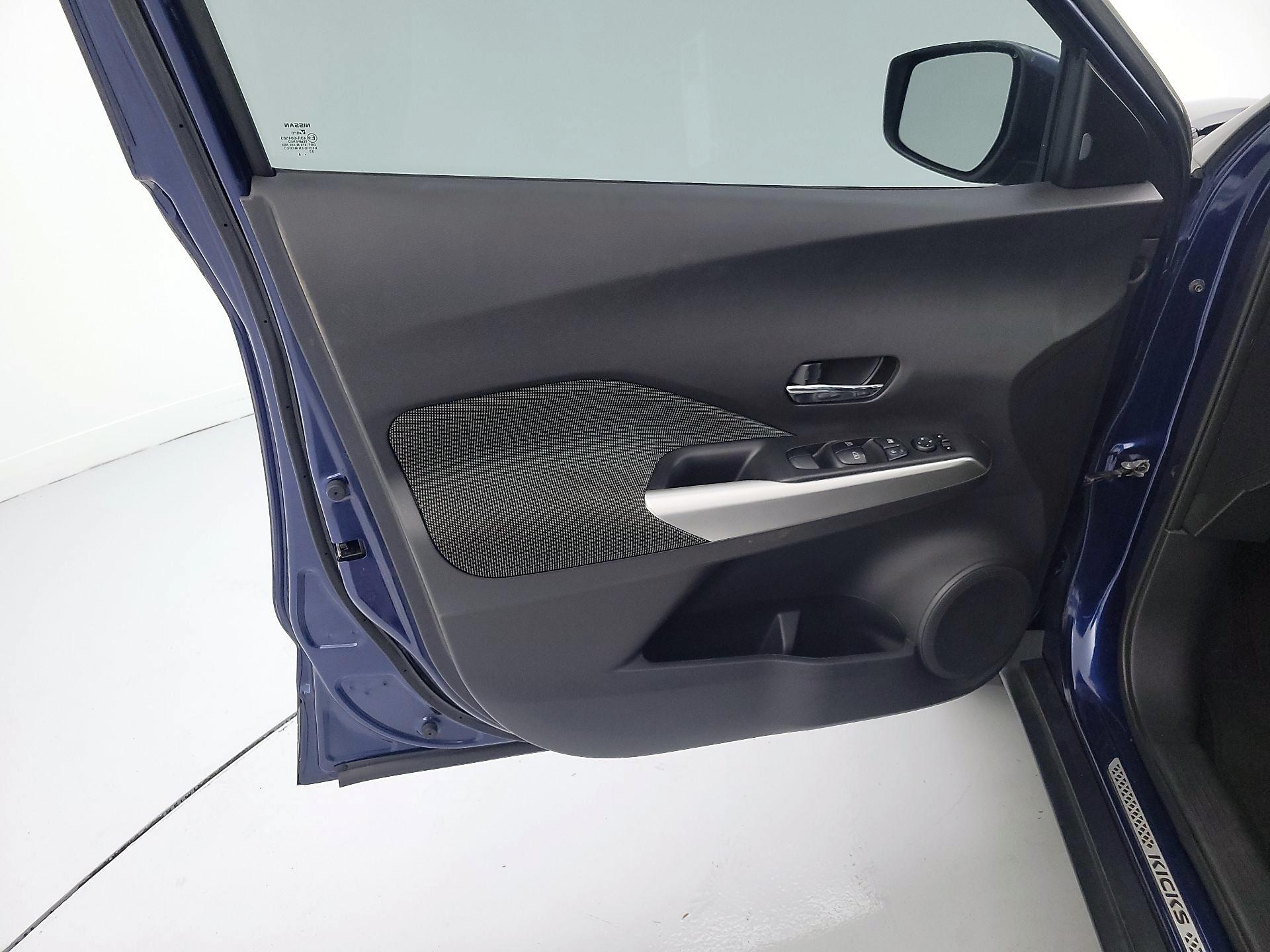 Thumbnail: 2018 Nissan Kicks - 12