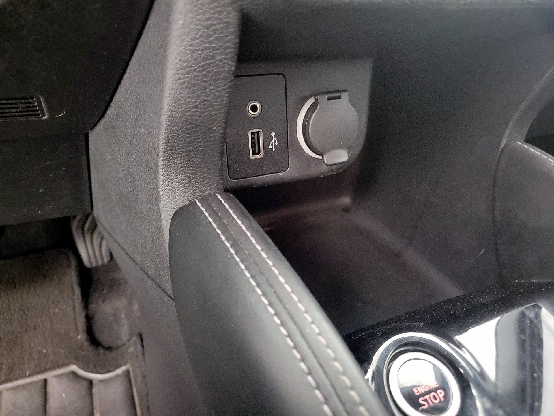 Thumbnail: 2018 Nissan Kicks - 18