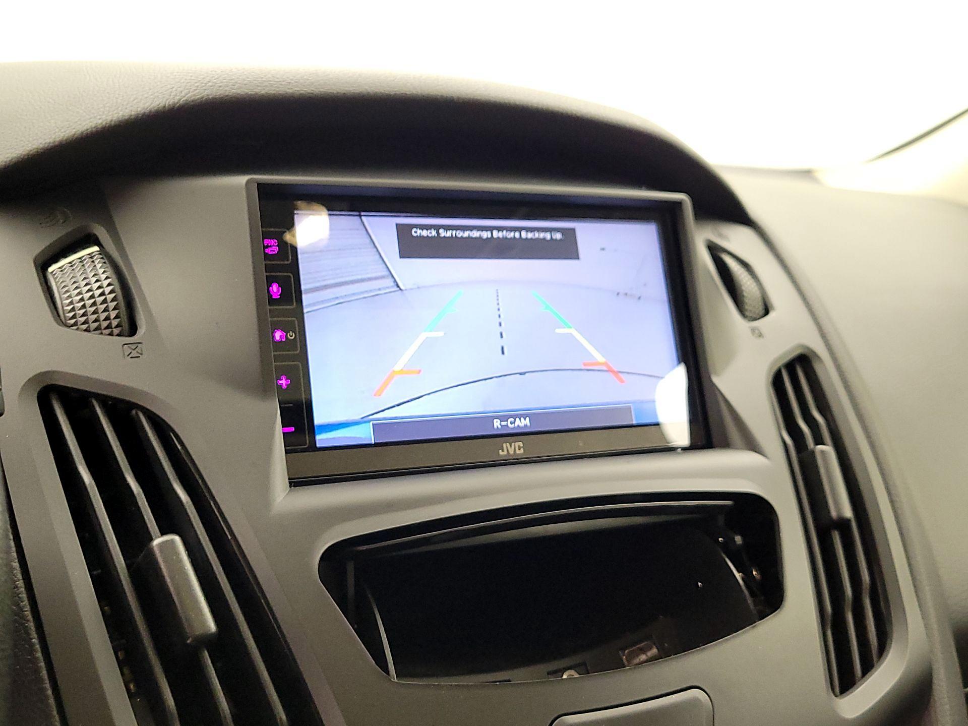 Thumbnail: 2016 Ford Focus - 14